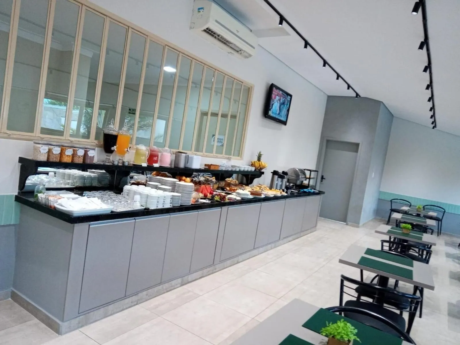 Breakfast in Perola Verde Hotel