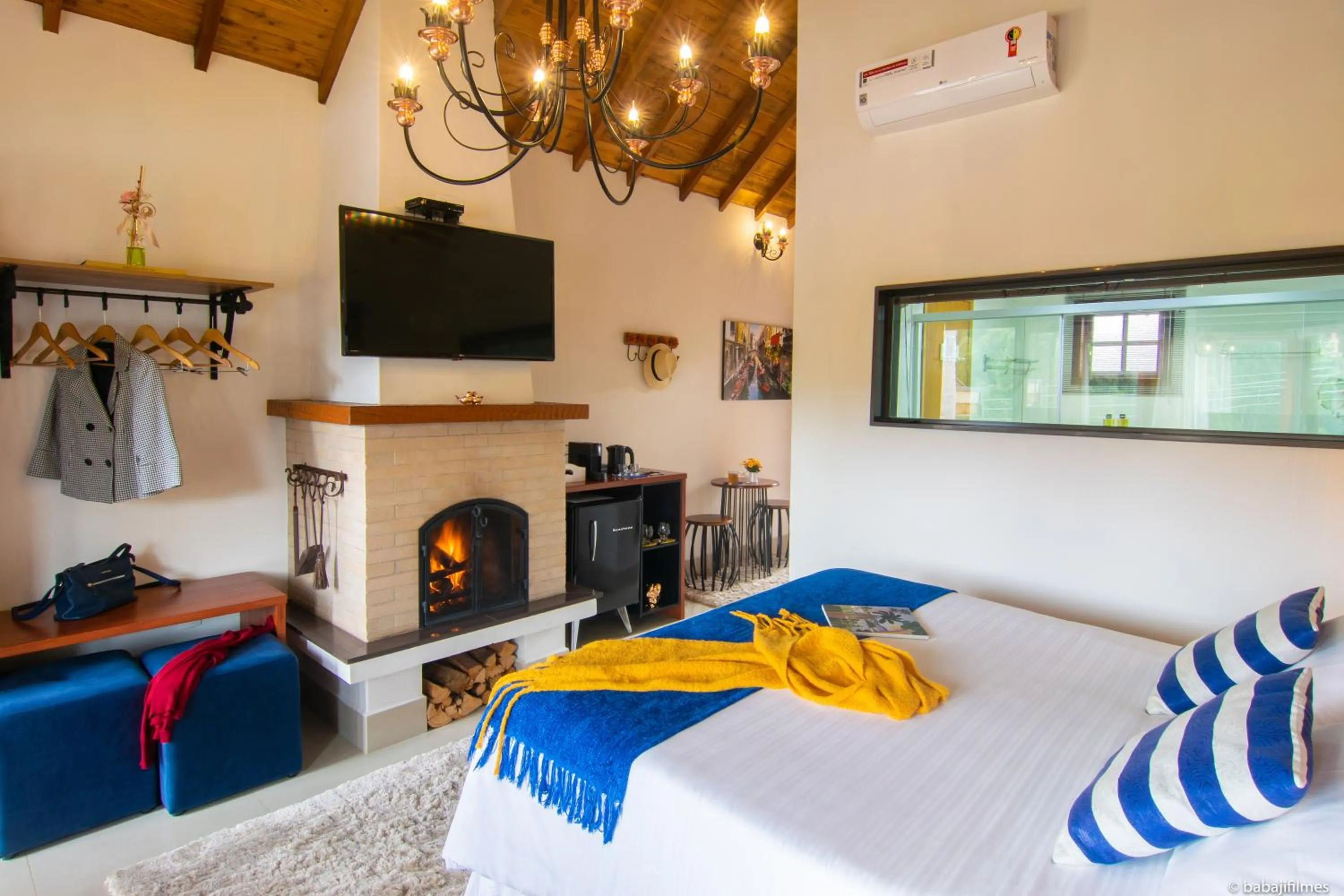 Coffee/tea facilities, Bed in Pousada Valle das Flores Monte Verde