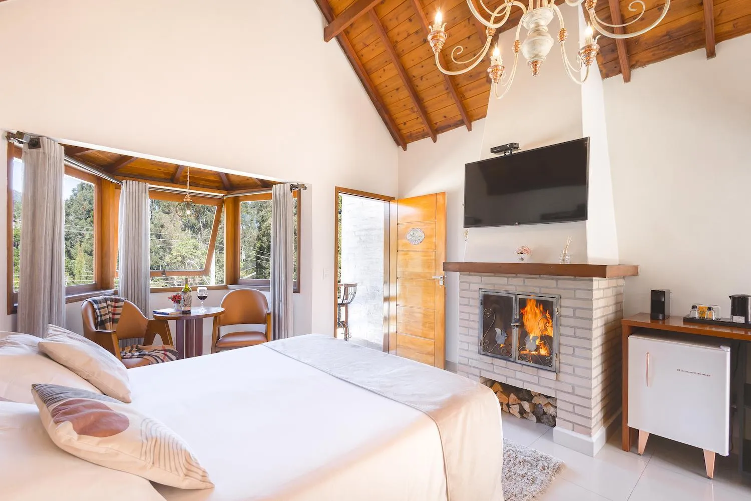 View (from property/room), Bed in Pousada Valle das Flores Monte Verde