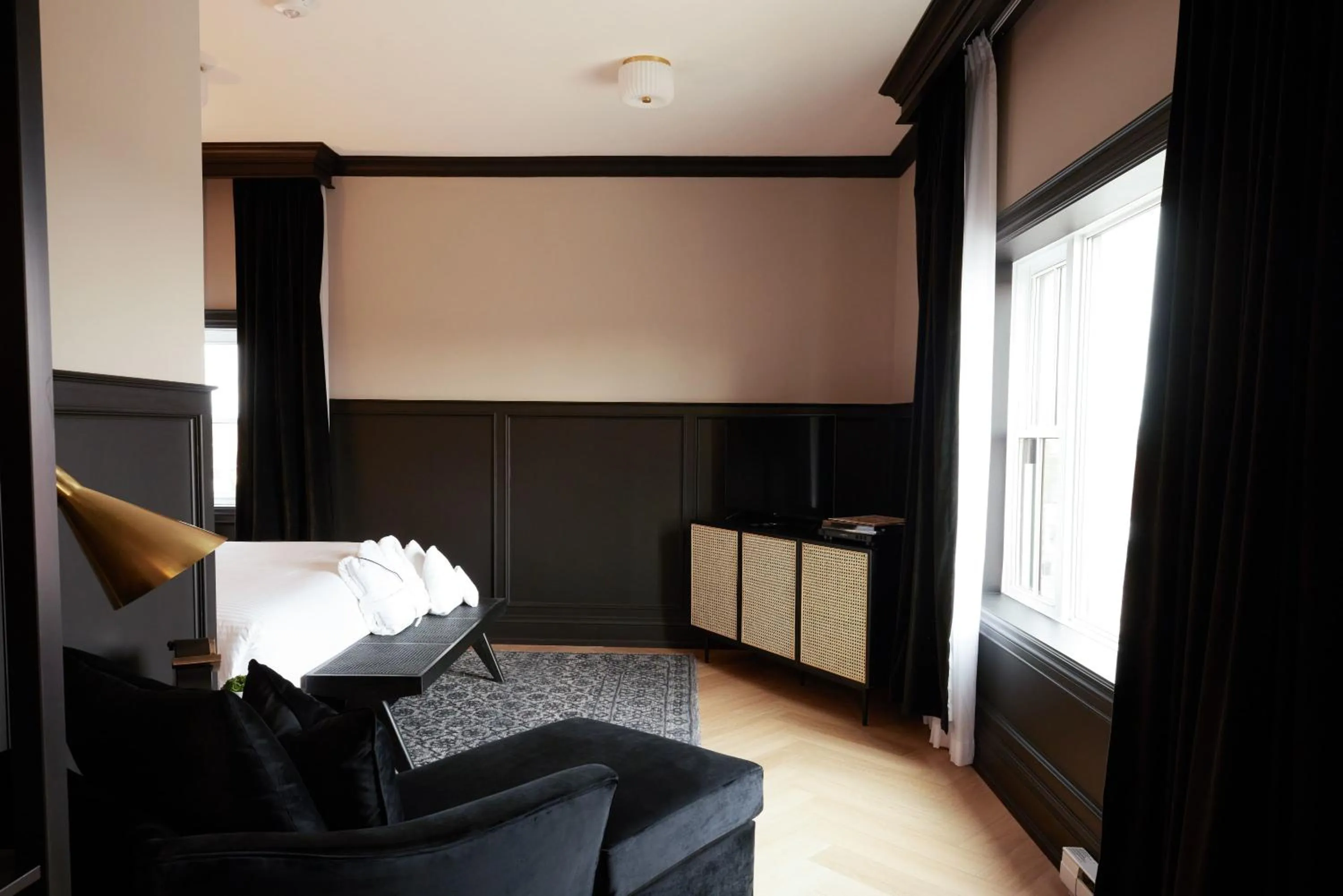 Bedroom, Bed in The Dorchester Hotel