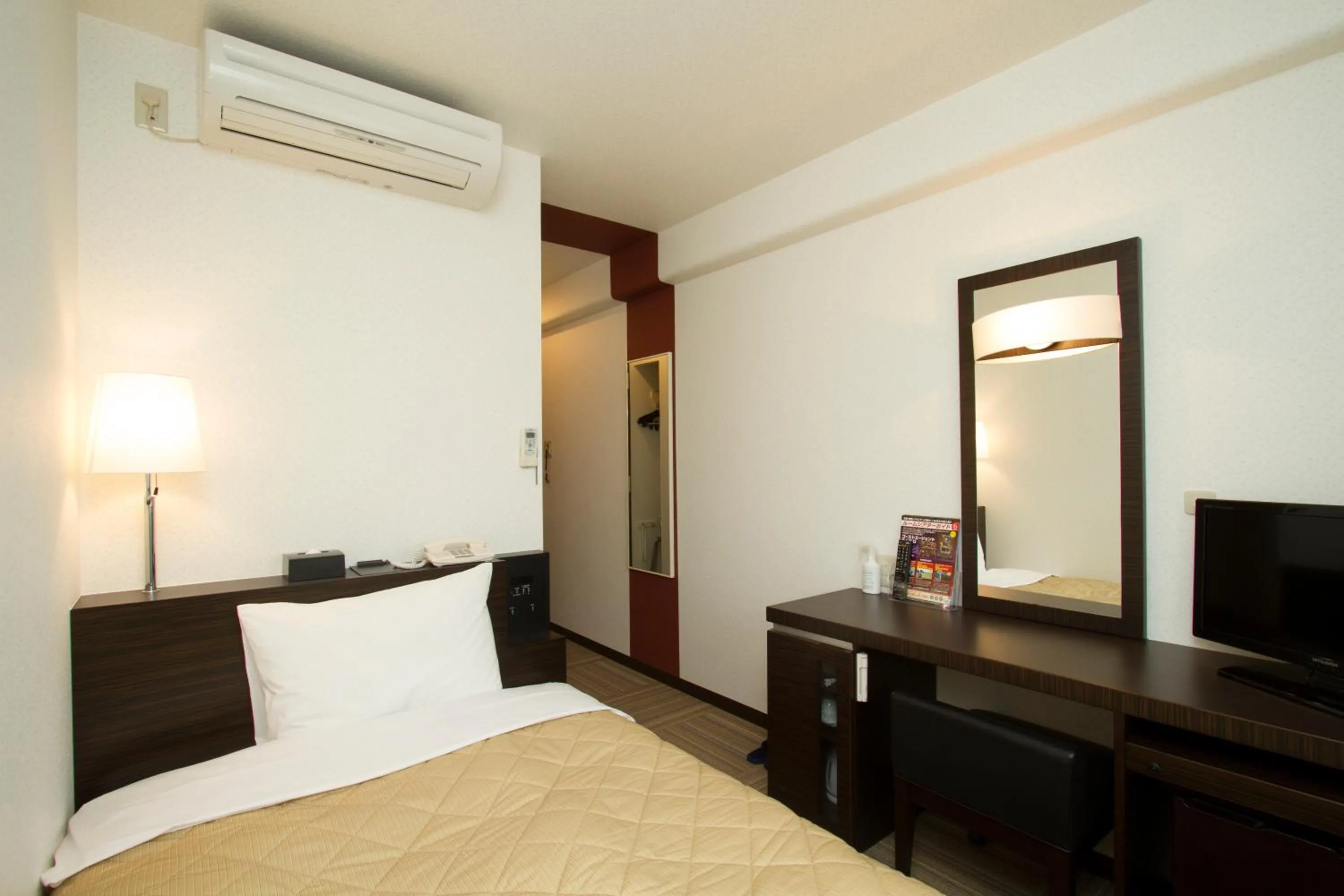 Double Room with Small Double Bed - Non-Smoking in Ariston Inn Kanda Kitakyusyu Airport