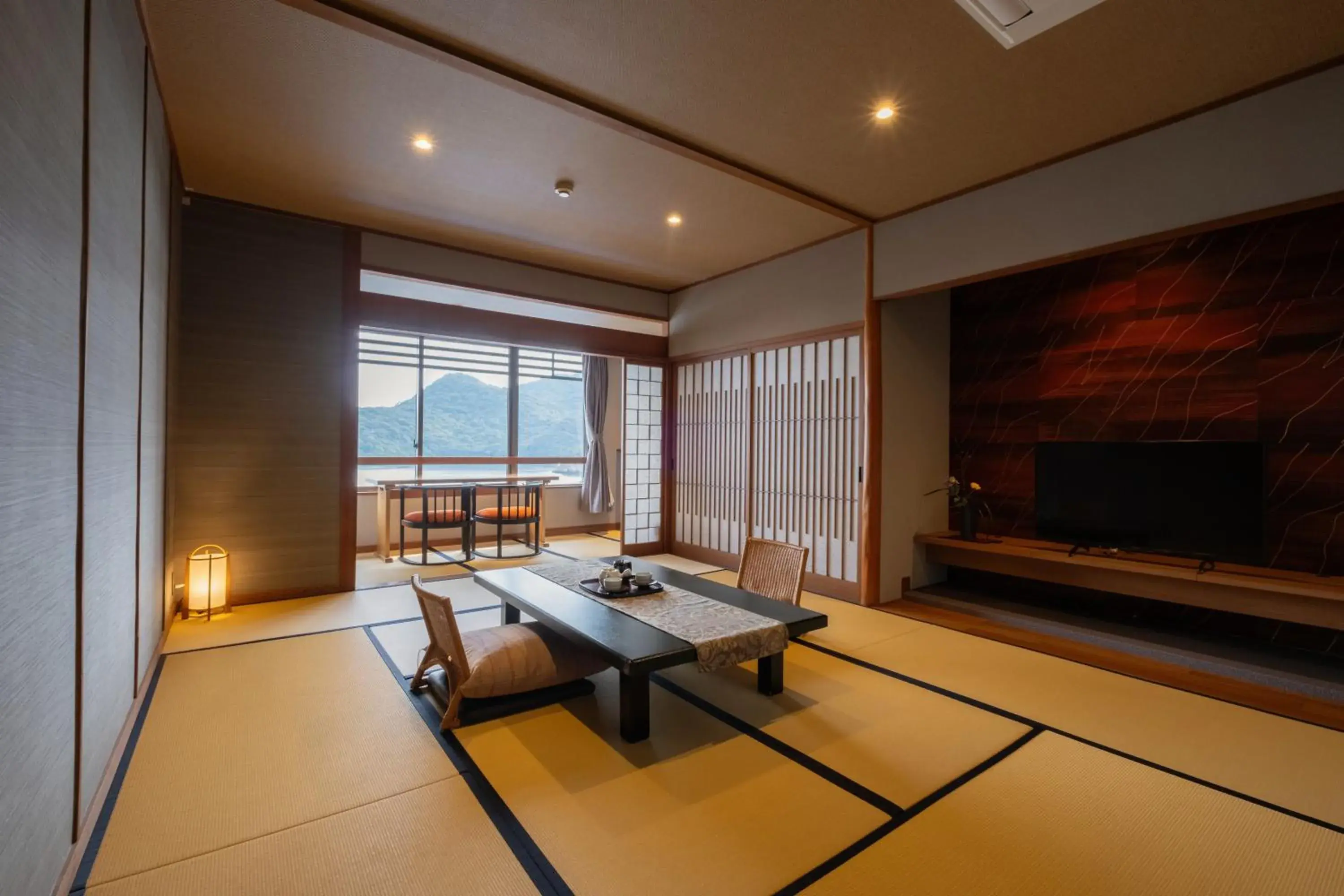 Japanese-Style Room in Keishokan Sazanamitei Japanese-Style Room in Keishokan Sazanamitei