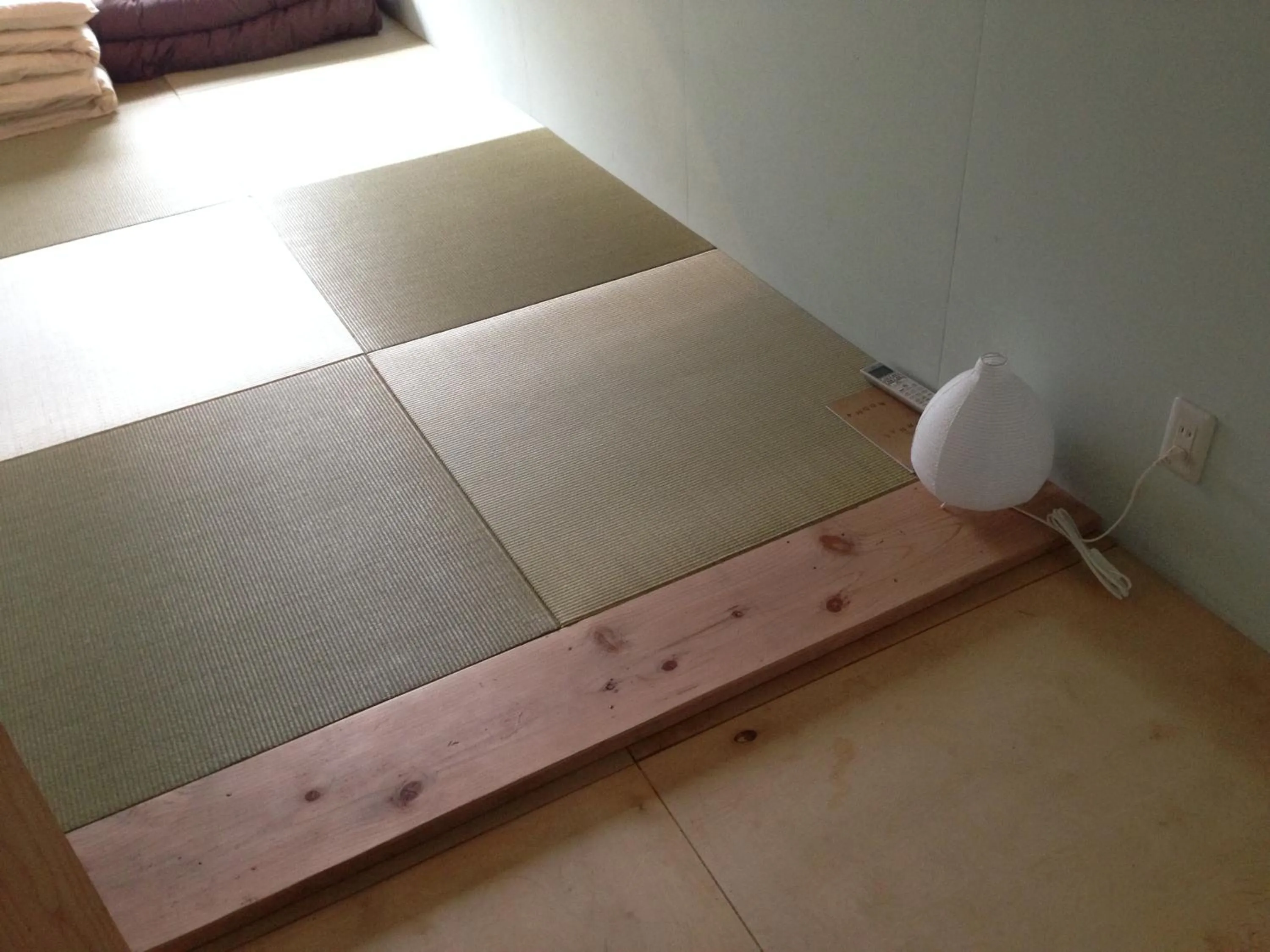 Decorative detail, Bed in Kamp Houkan-cho Backpacker's Inn & Lounge