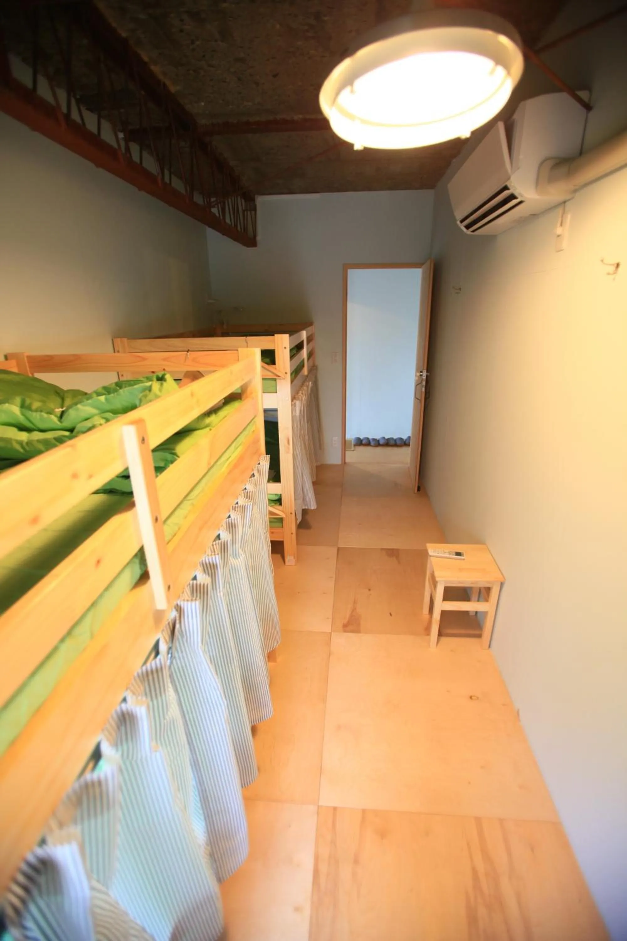 Bedroom, Bed in Kamp Houkan-cho Backpacker's Inn & Lounge