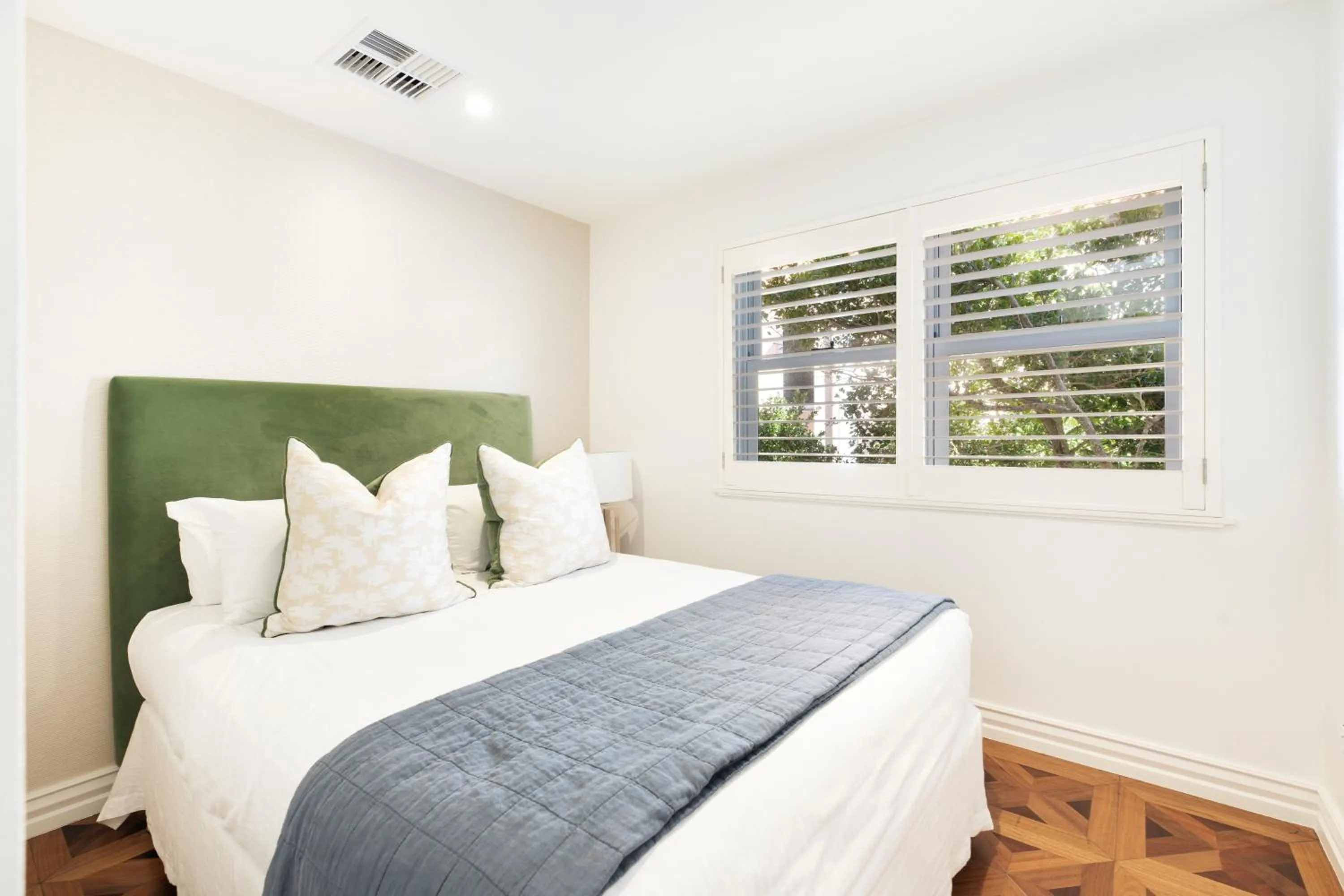 Bed in La Mer Apartments