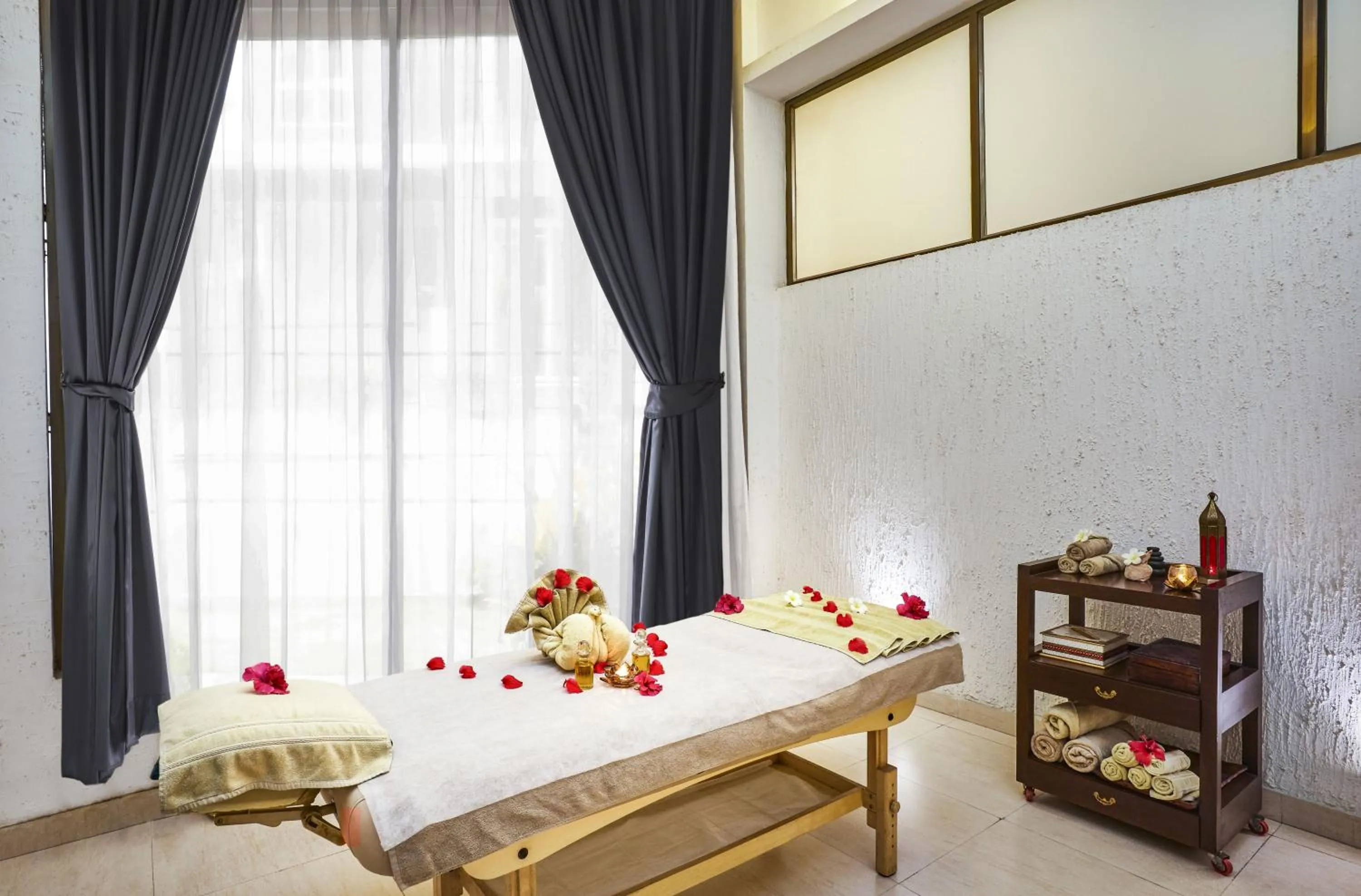 Spa and wellness centre/facilities, Bed in Club Mahindra Udaipur