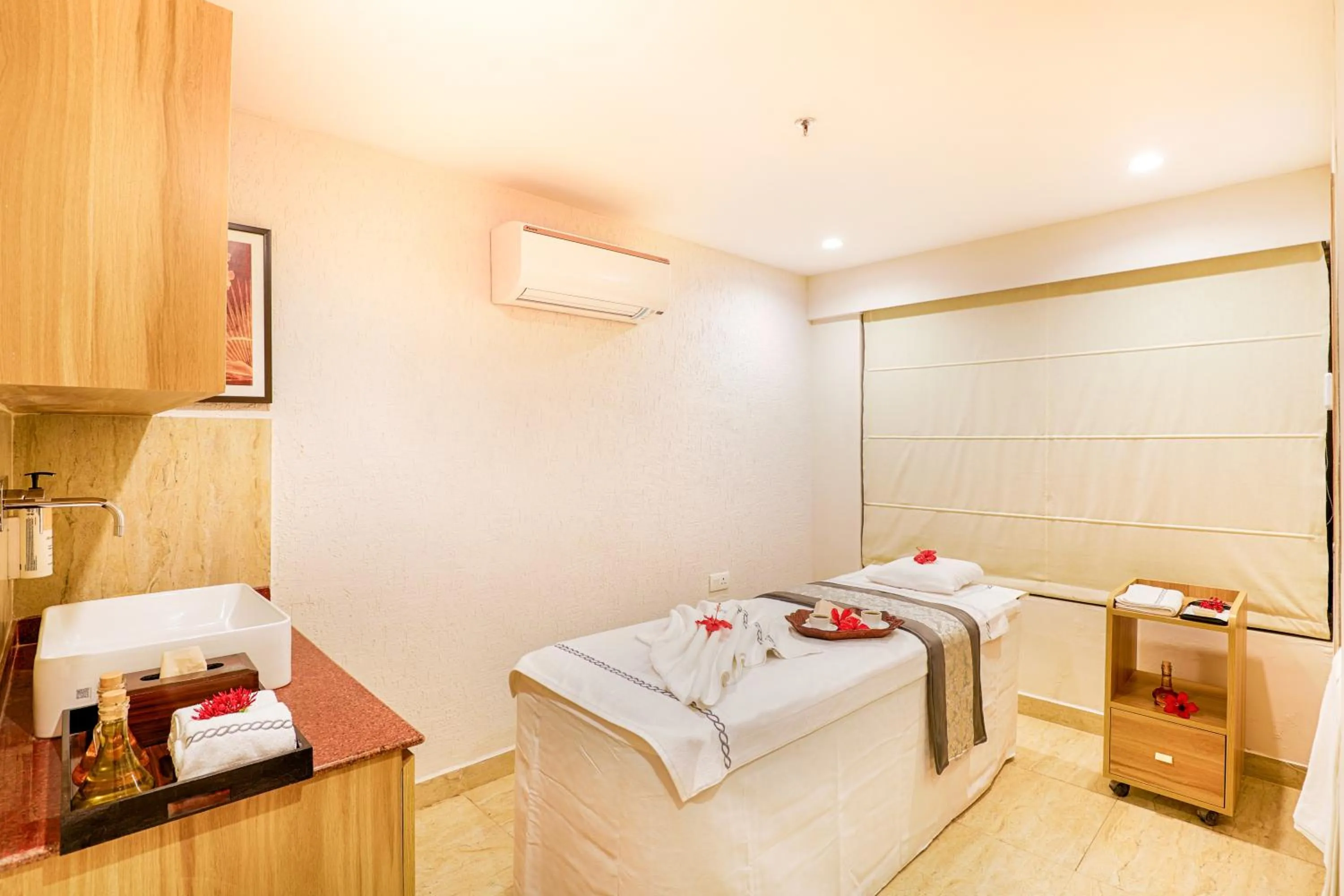 Spa and wellness centre/facilities, Bed in Club Mahindra Udaipur