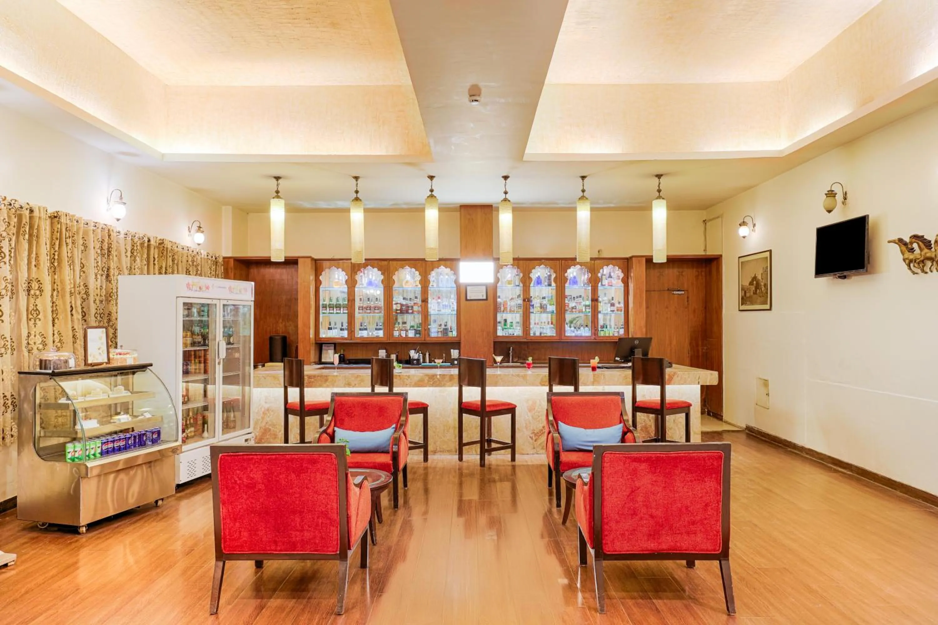 Lounge or bar in Club Mahindra Udaipur