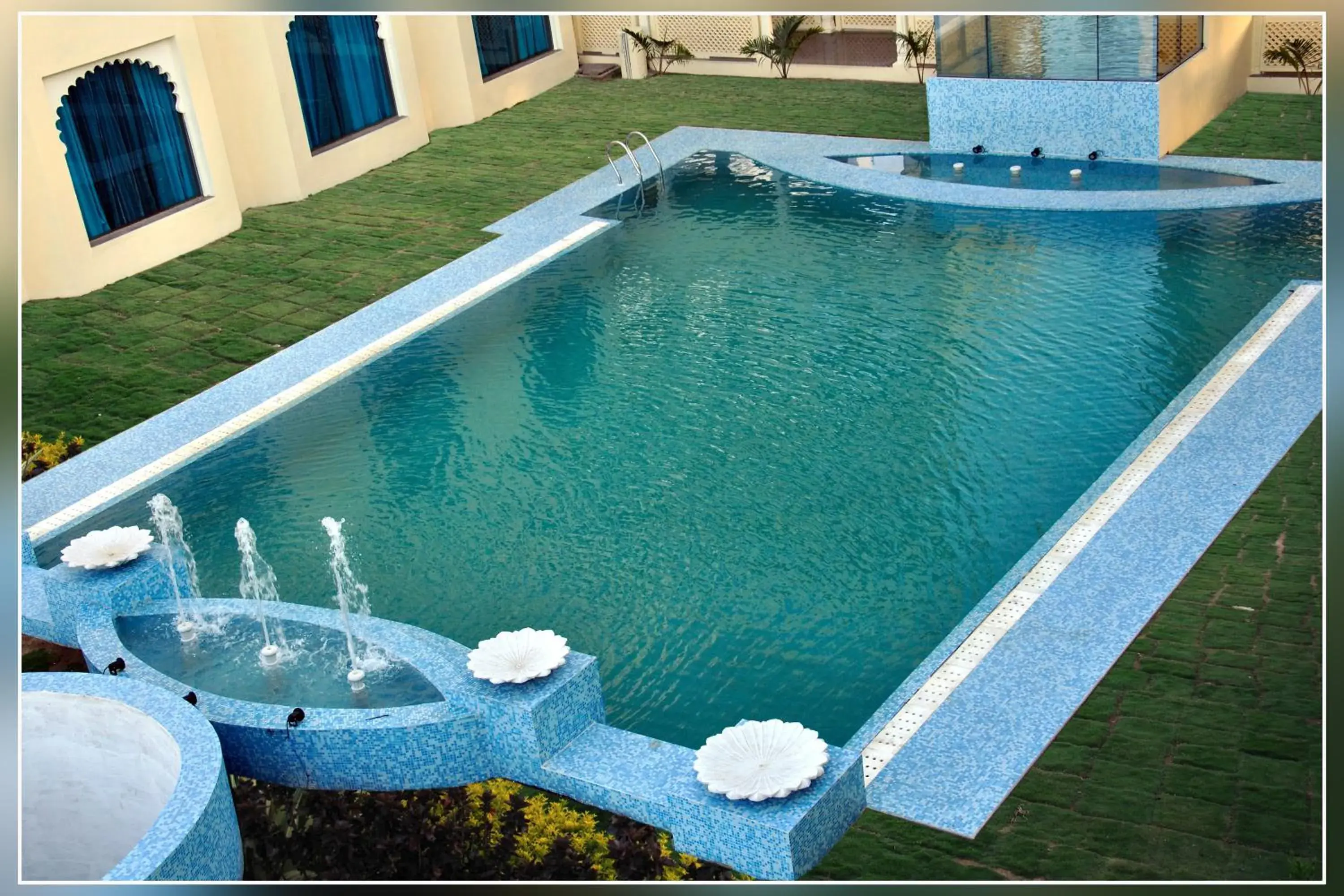 Swimming pool in Club Mahindra Udaipur Swimming pool in Club Mahindra Udaipur
