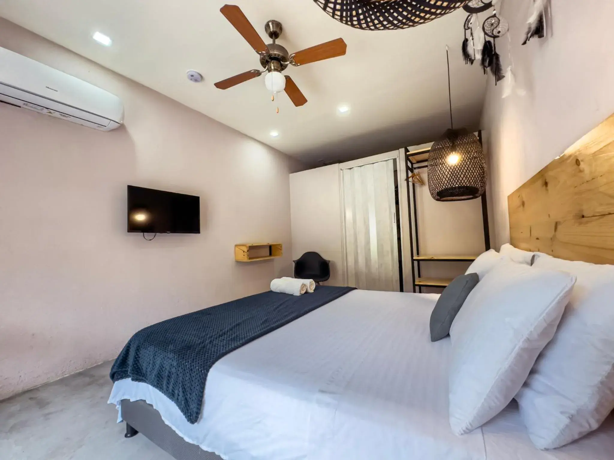 Deluxe Queen Room in Hotel Casa de Hadas Deluxe Queen Room in Hotel Casa de Hadas