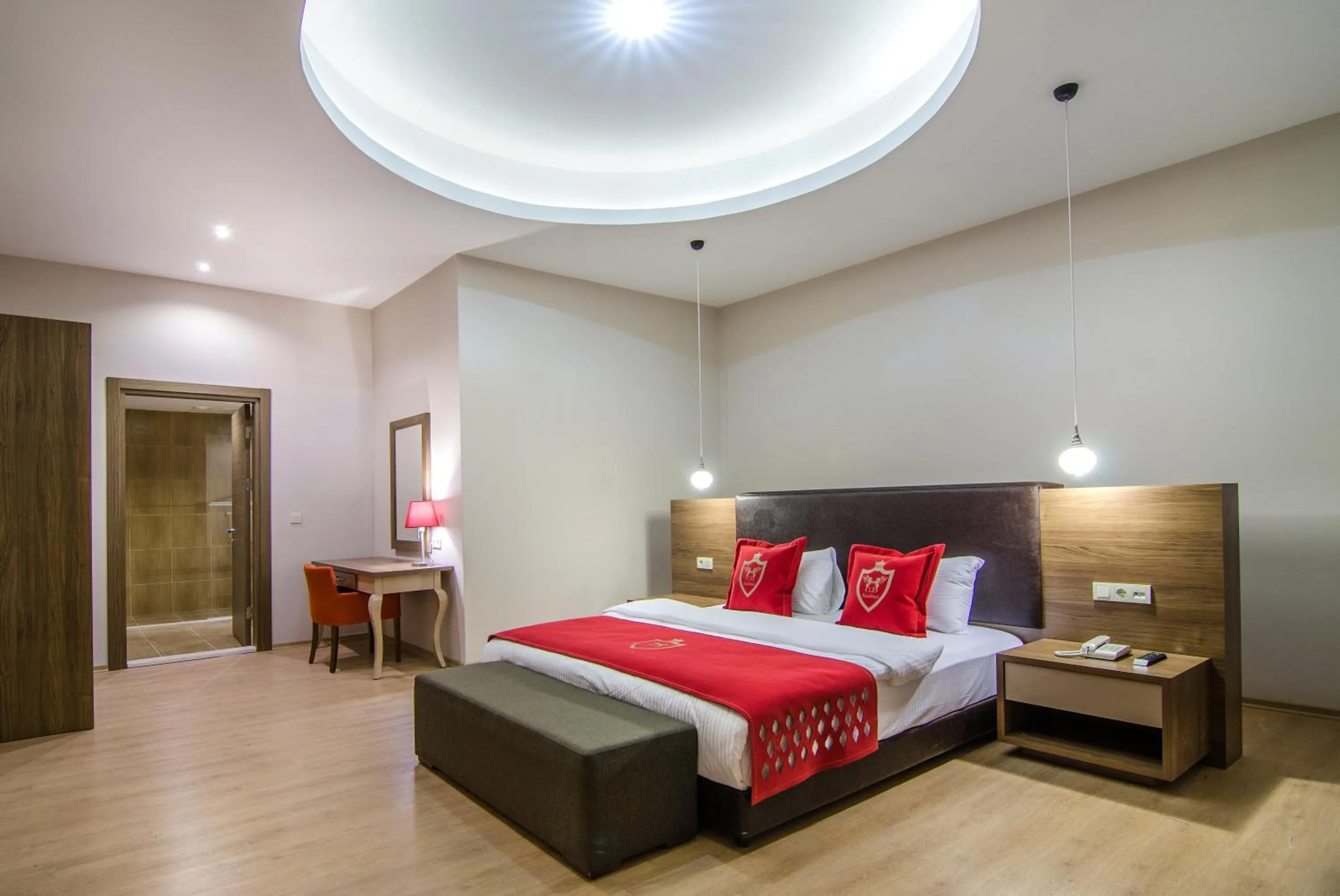 Photo of the whole room, Bed in Ladies Beach Suite Hotel