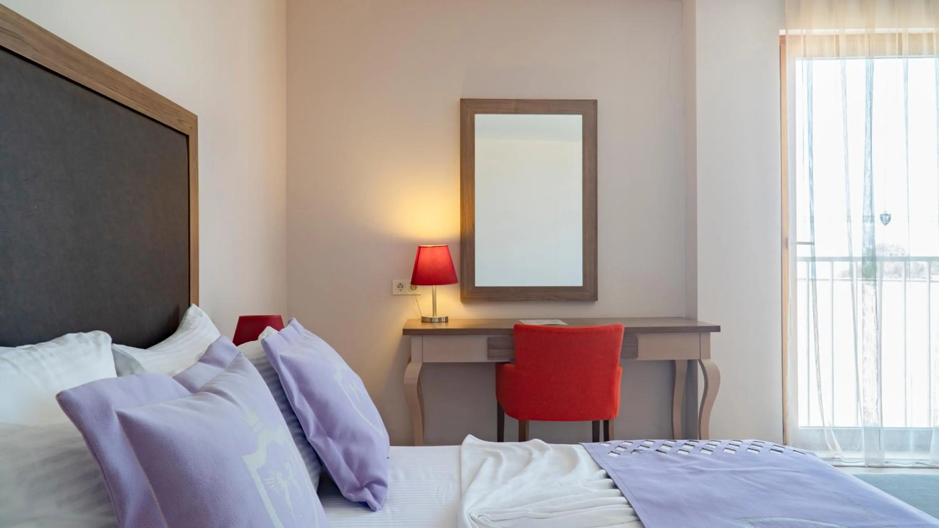 Bedroom, Bed in Ladies Beach Suite Hotel