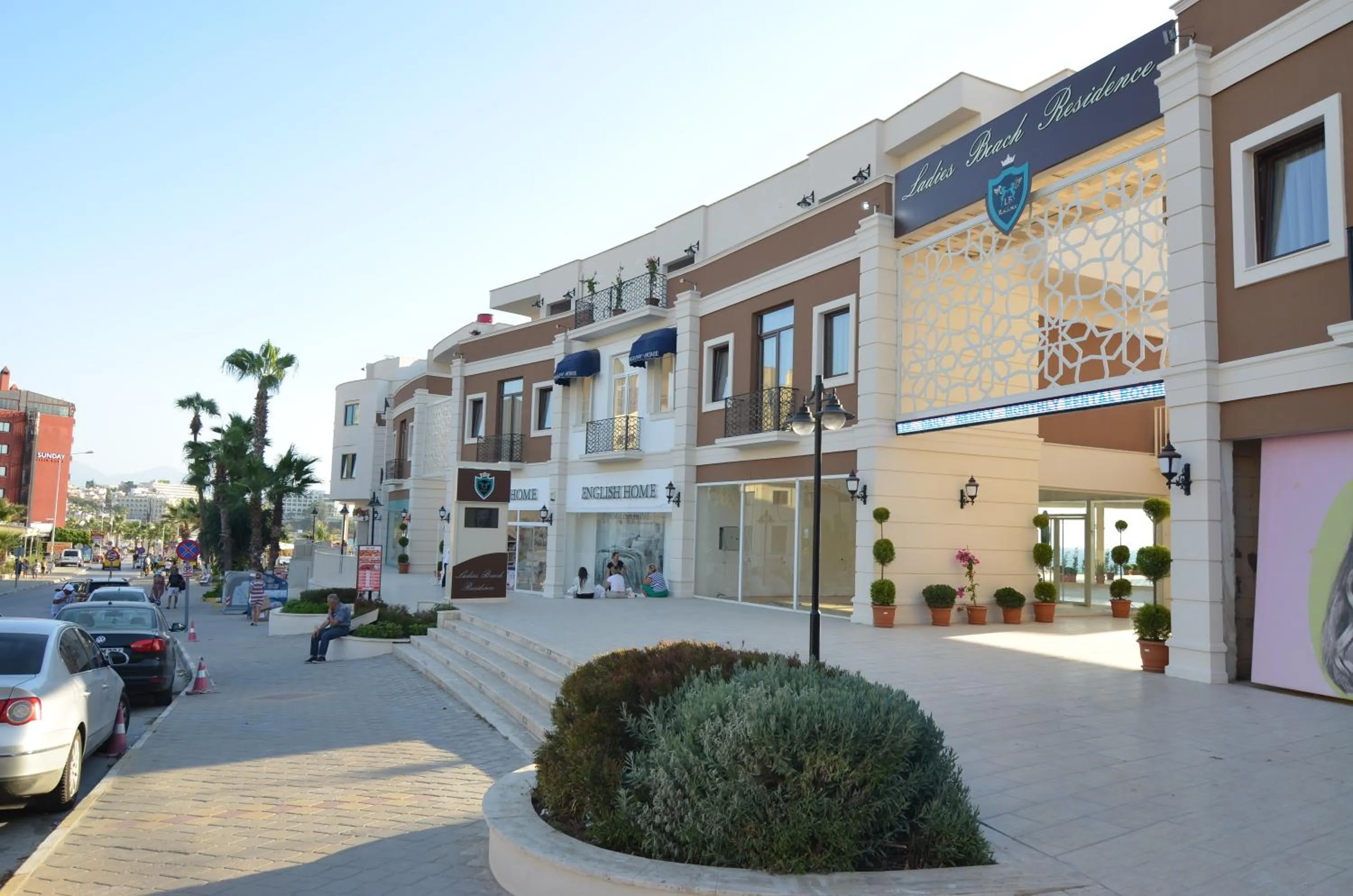 Facade/entrance in Ladies Beach Suite Hotel