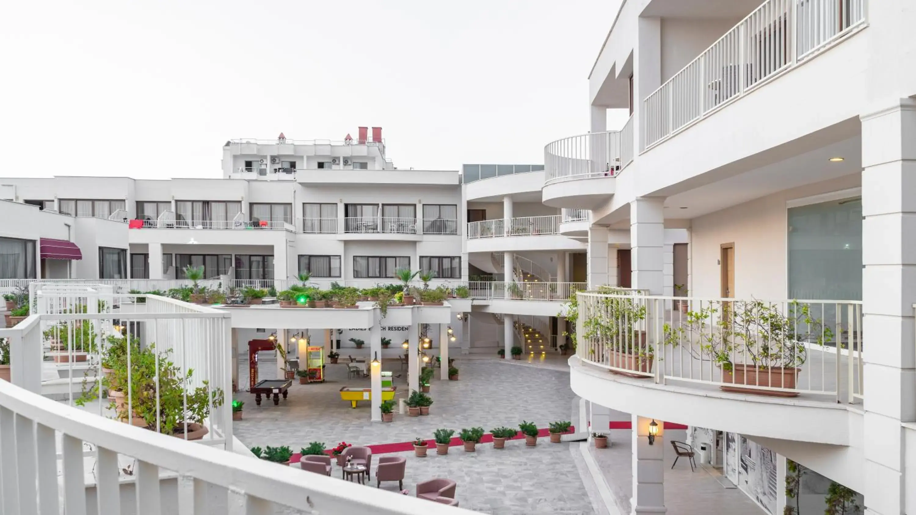 Property building in Ladies Beach Suite Hotel Property building in Ladies Beach Suite Hotel