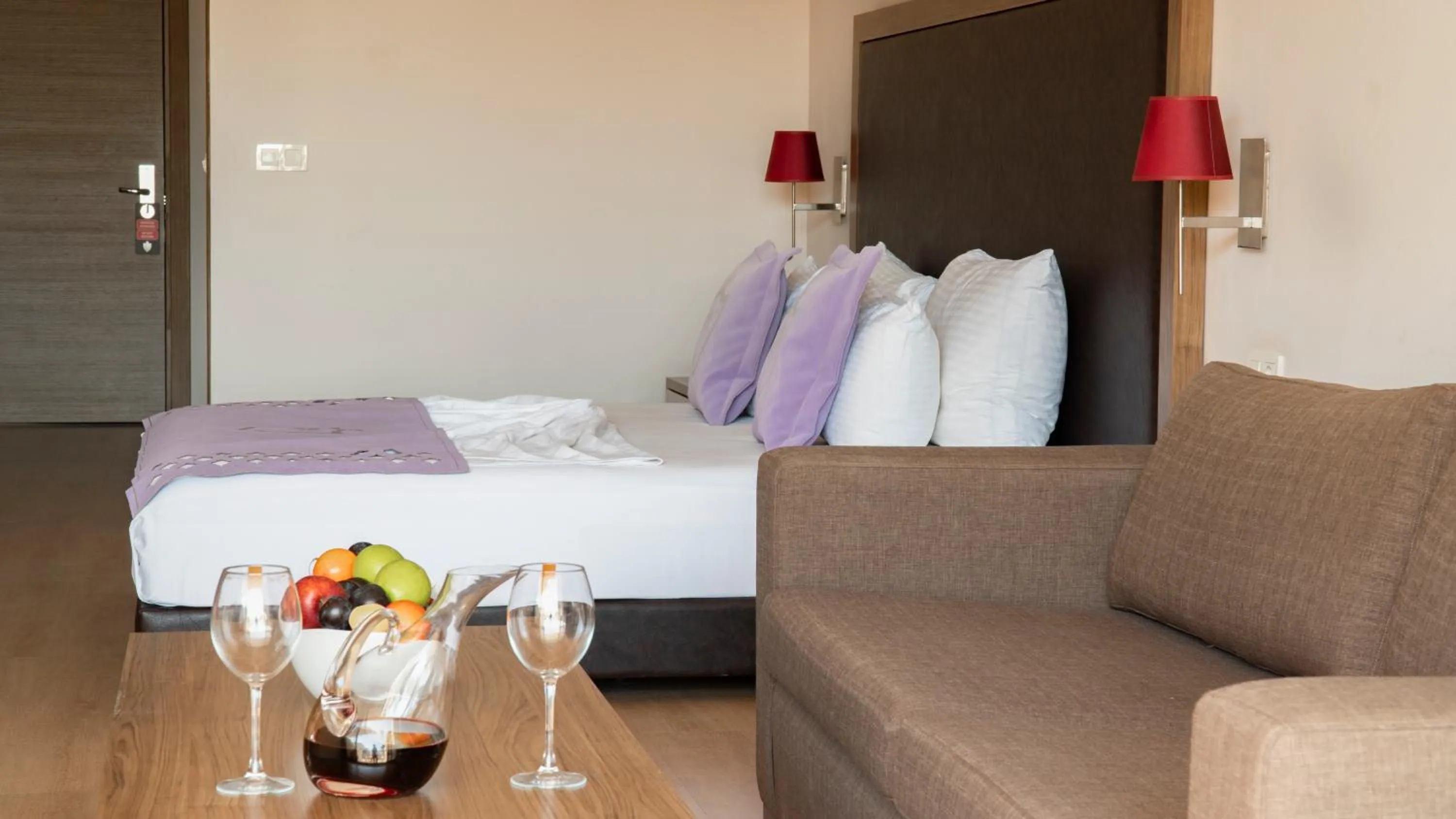 Bed in Ladies Beach Suite Hotel