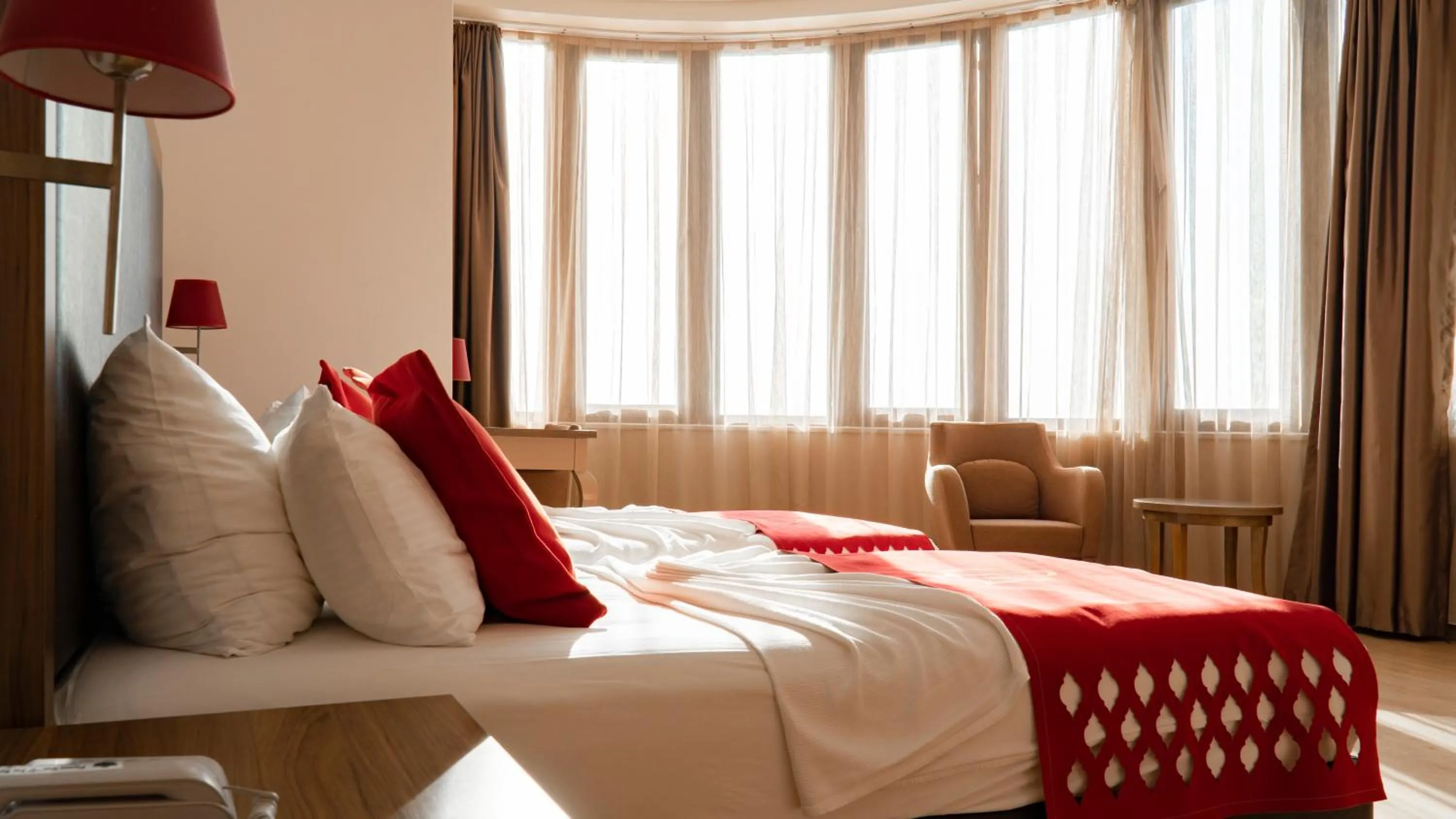 Bedroom, Bed in Ladies Beach Suite Hotel