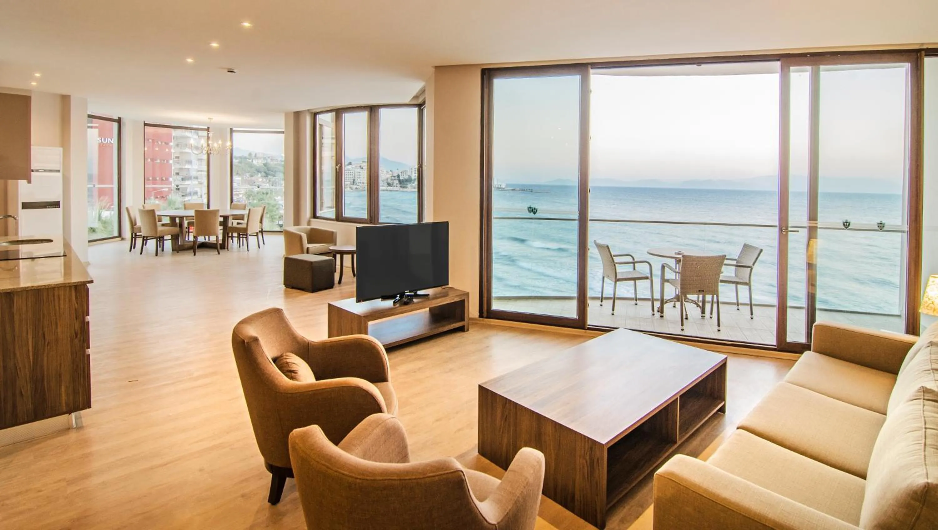 Communal lounge/ TV room in Ladies Beach Suite Hotel