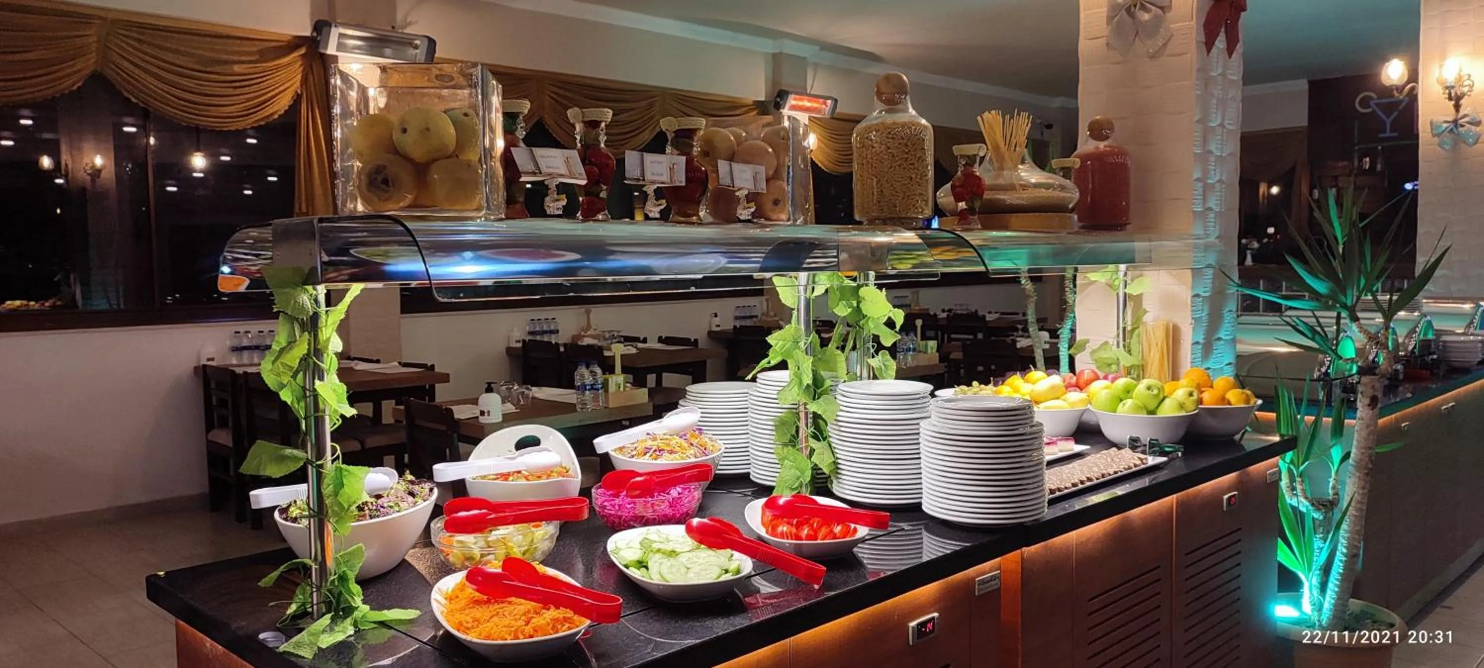 Restaurant/places to eat in Ladies Beach Suite Hotel