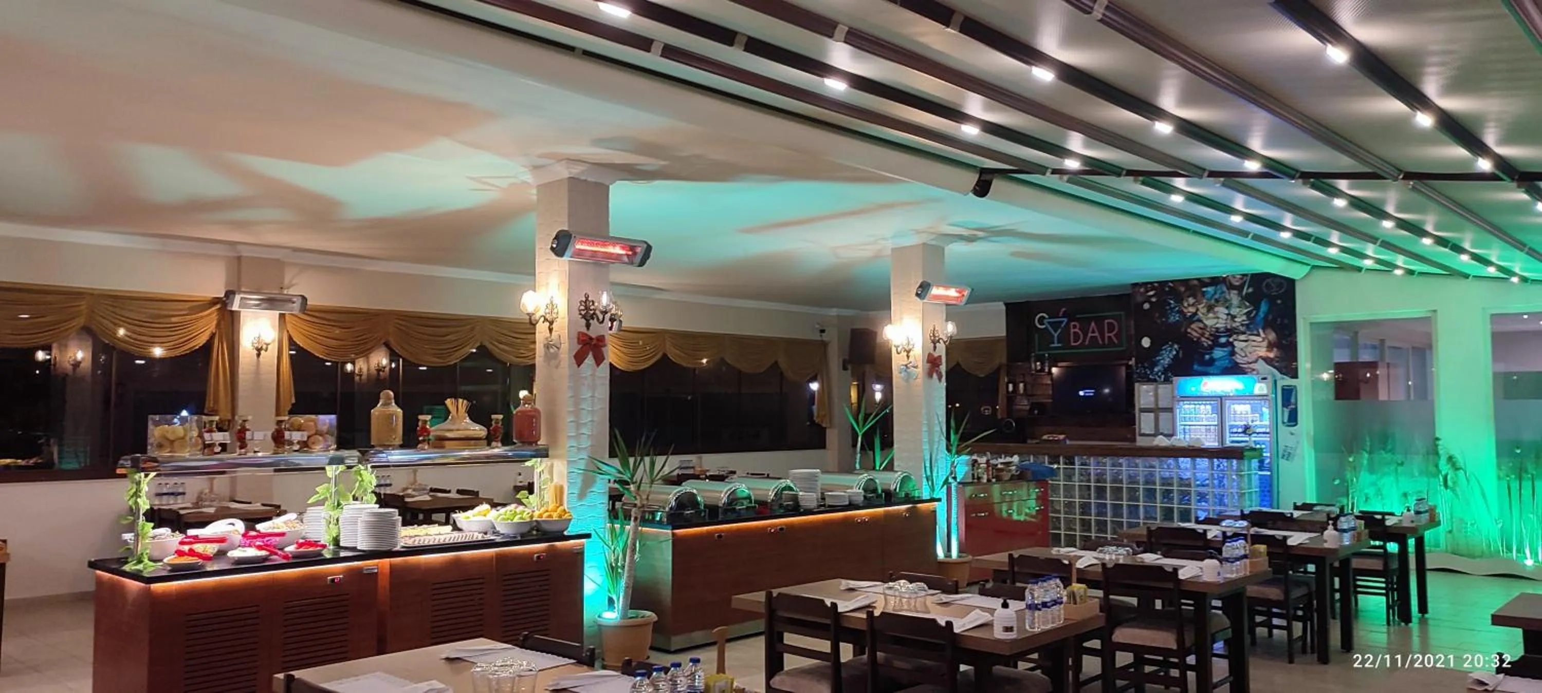 Food in Ladies Beach Suite Hotel