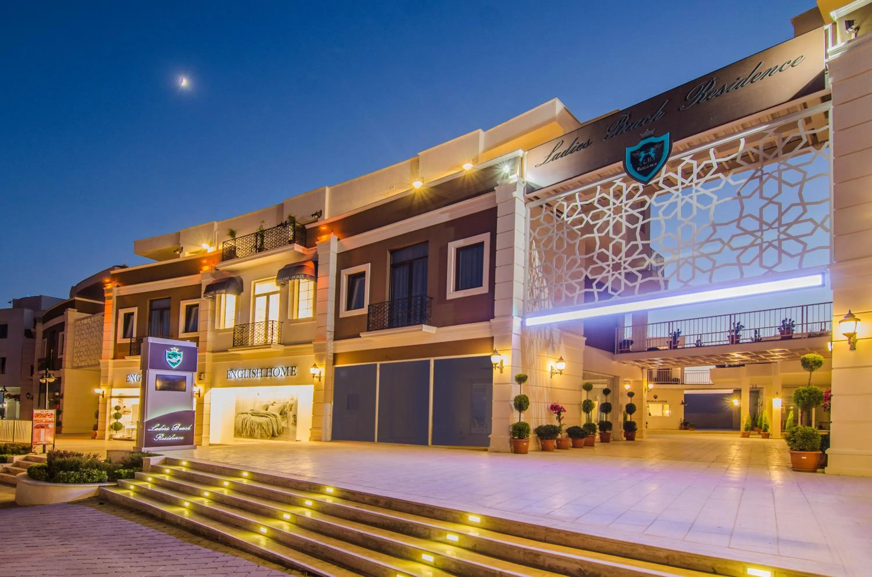 Facade/entrance in Ladies Beach Suite Hotel