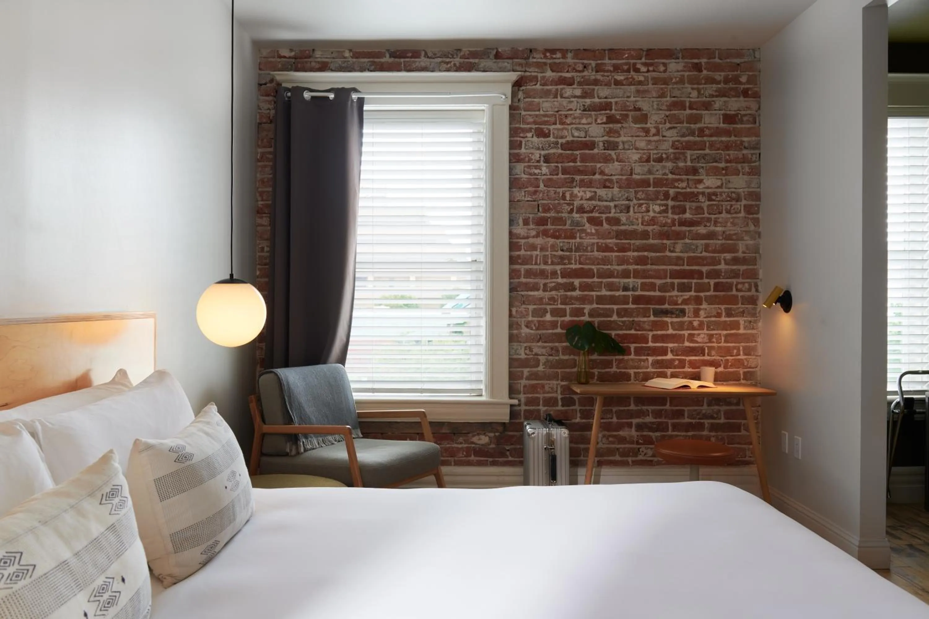 Bed in The Jesse Hotel & Bar