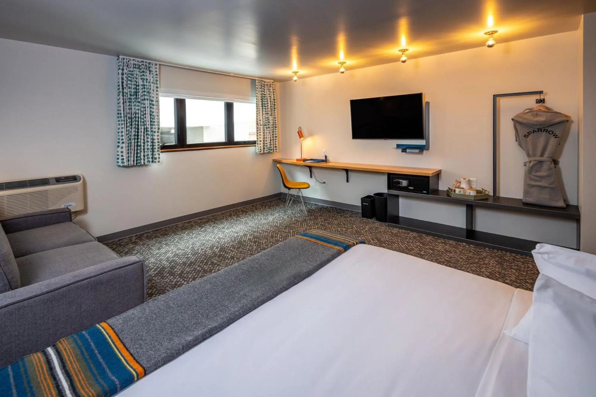 Bedroom, Bed in The SPARROW