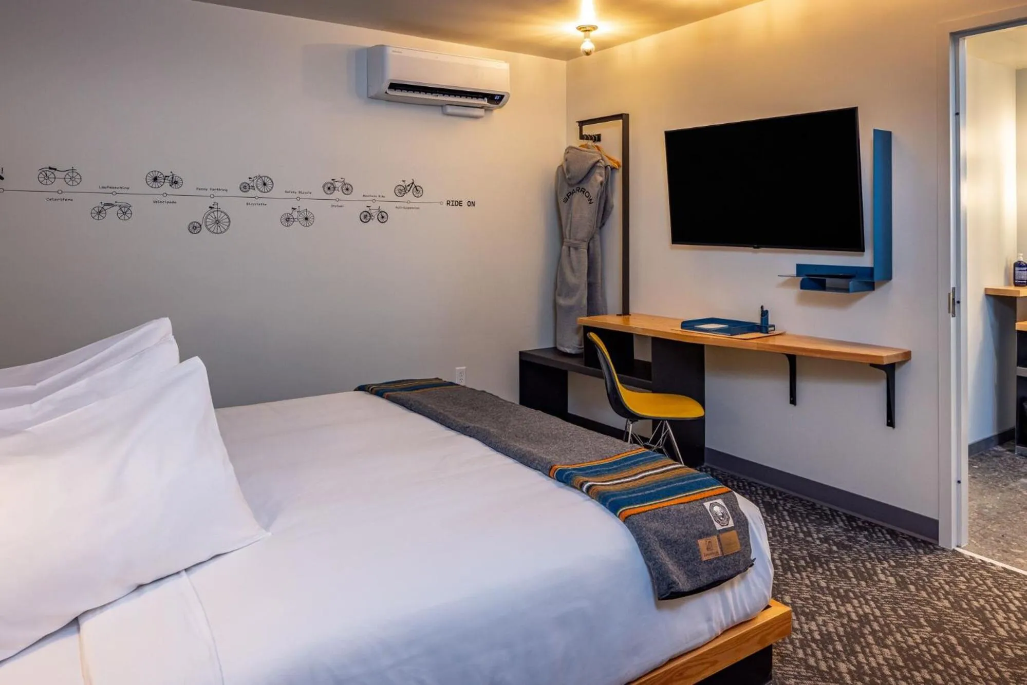 Bedroom, Bed in The SPARROW