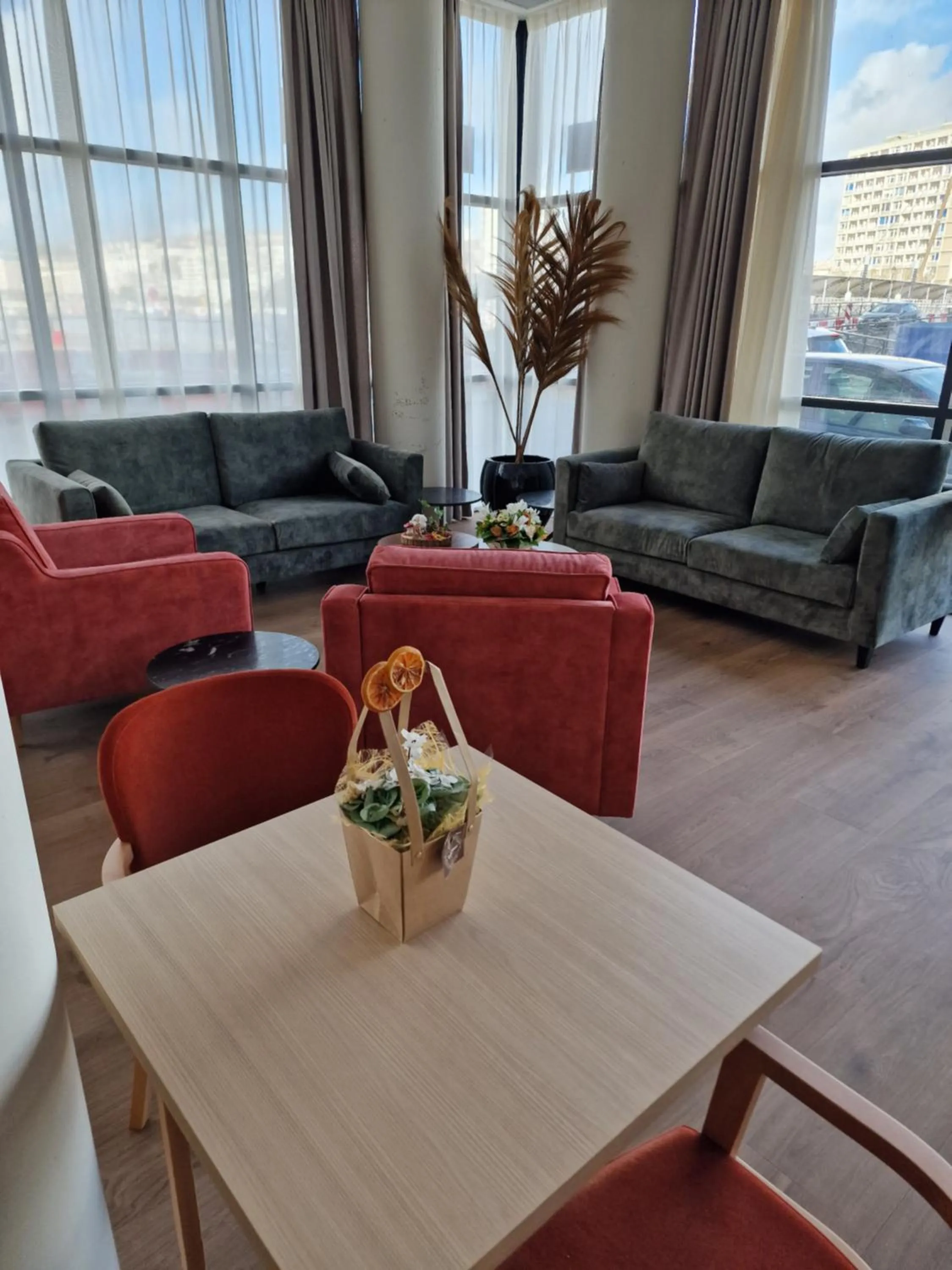 Living room in Zenao Appart'hôtels Boulogne-sur-Mer - La Rose des Vents