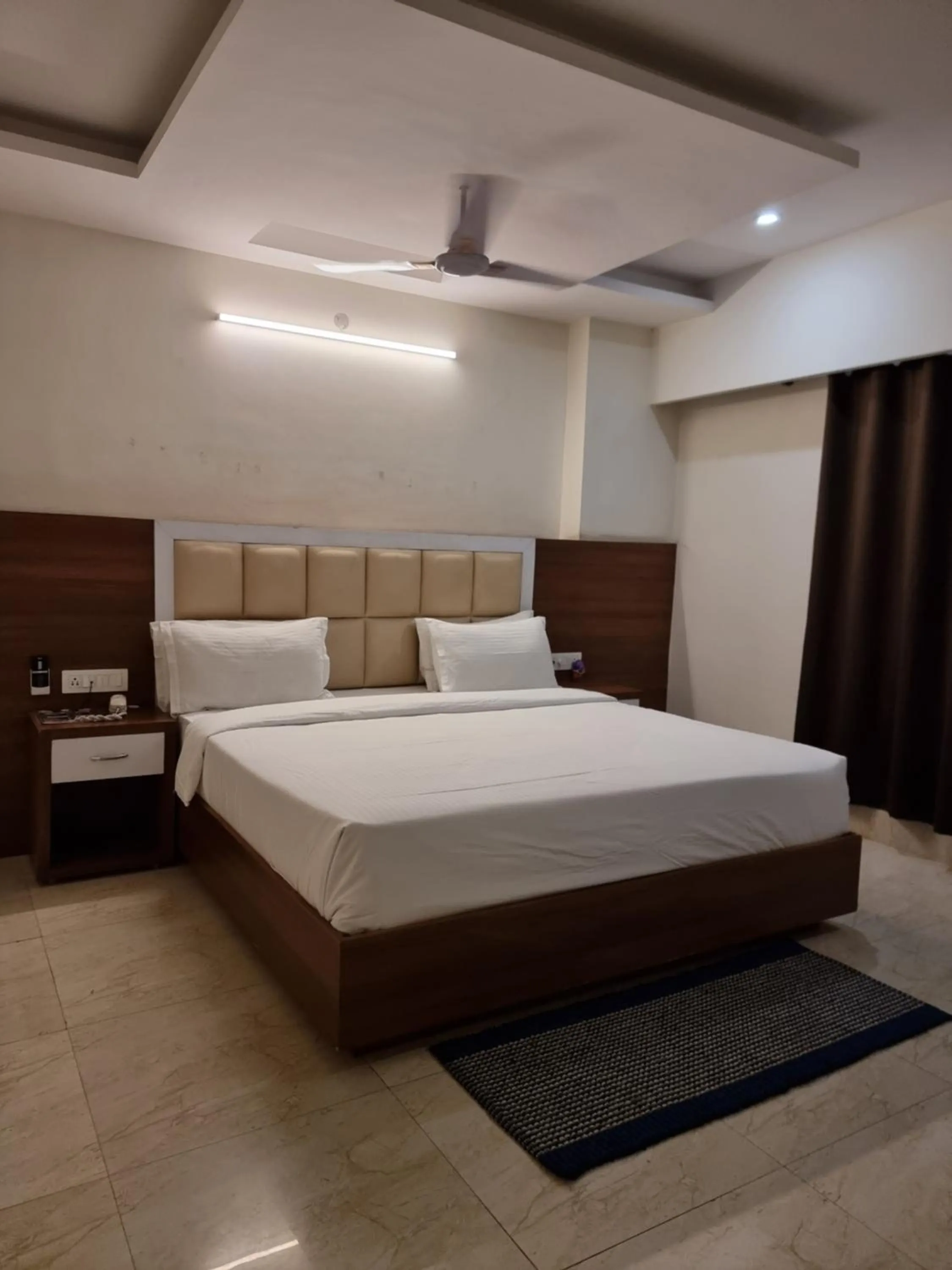 Bed in Hotel Rajmahal Roorkee