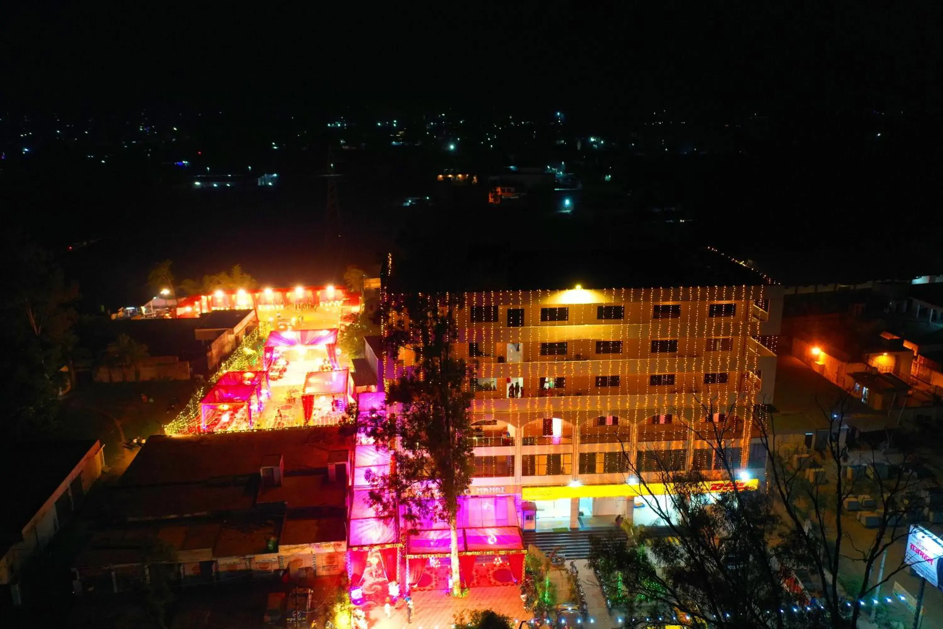 Property building in Hotel Rajmahal Roorkee Property building in Hotel Rajmahal Roorkee