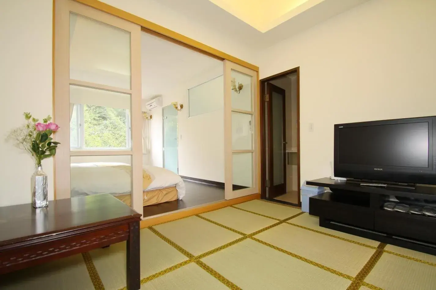 Communal lounge/ TV room, Bed in Hotspring World Wulai Communal lounge/ TV room, Bed in Hotspring World Wulai