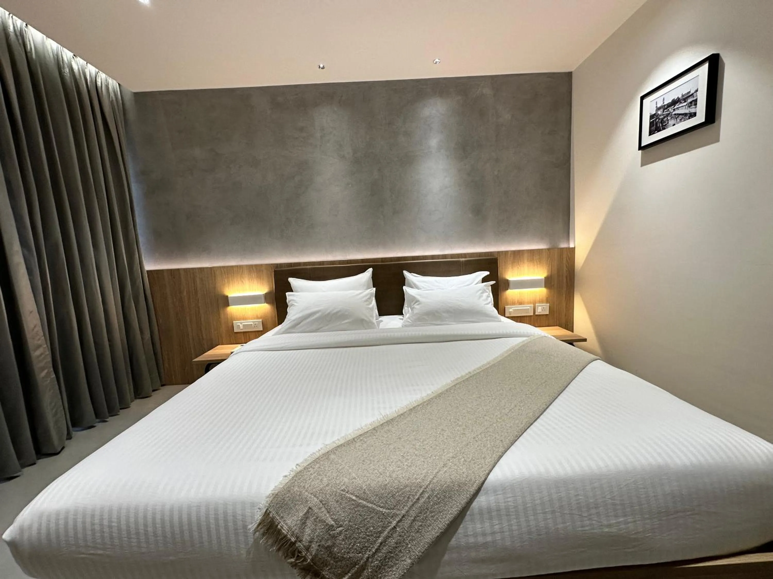 Bed in 32 Urban by Akoya Hotels