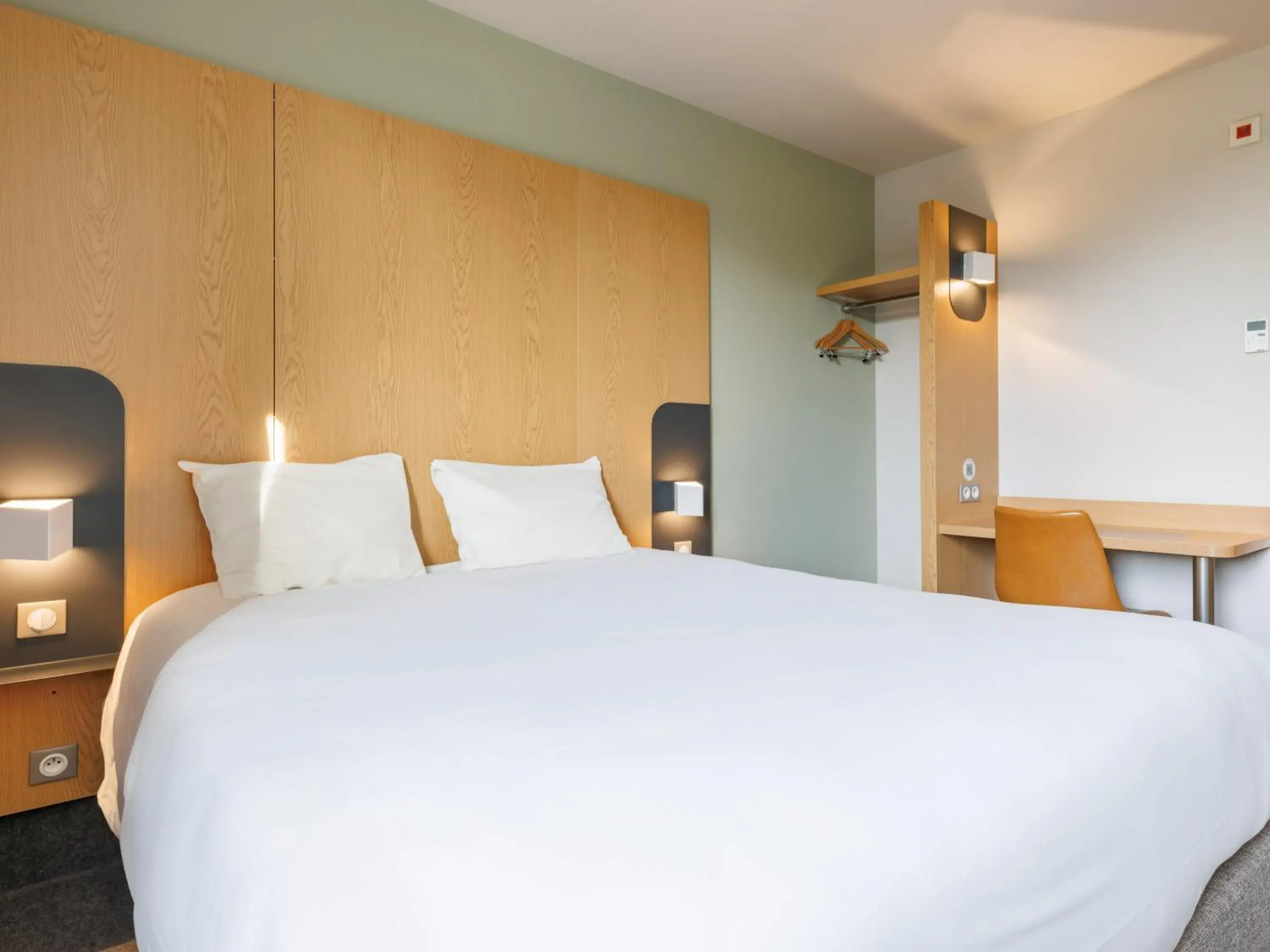 Double Room in B&B HOTEL Clermont-Ferrand Nord Riom Double Room in B&B HOTEL Clermont-Ferrand Nord Riom