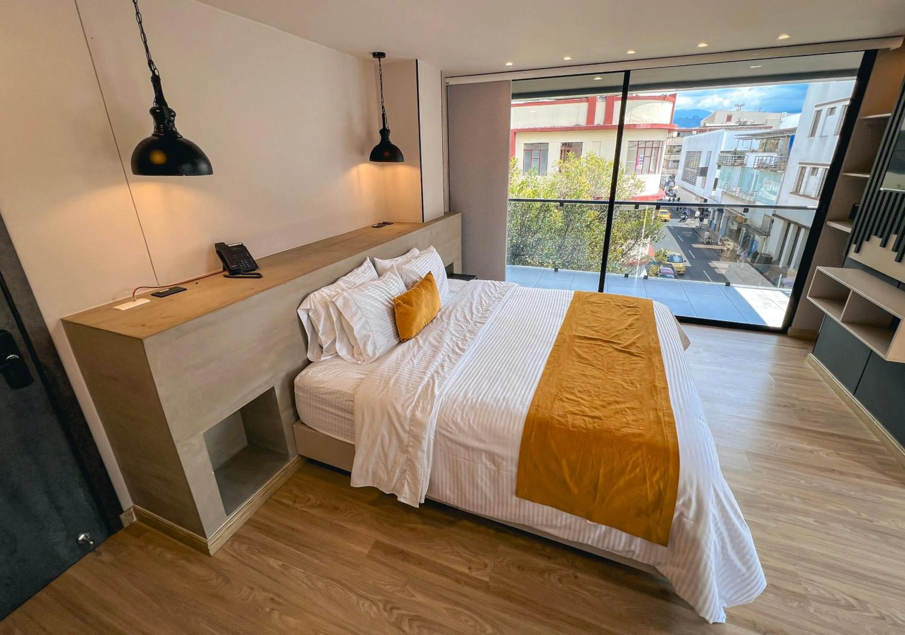 Bed in Balmoral Plaza Hotel