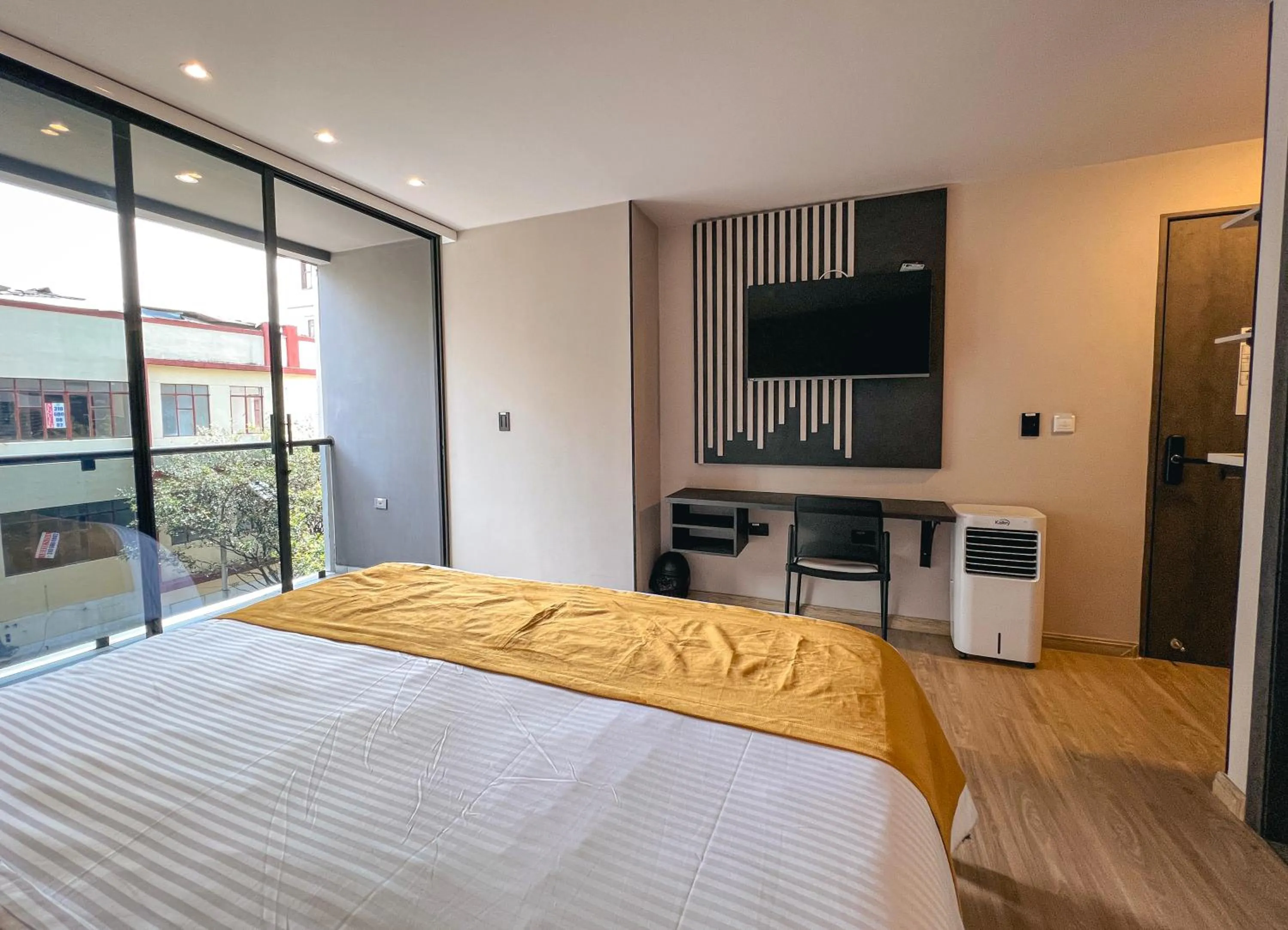 Bed in Balmoral Plaza Hotel