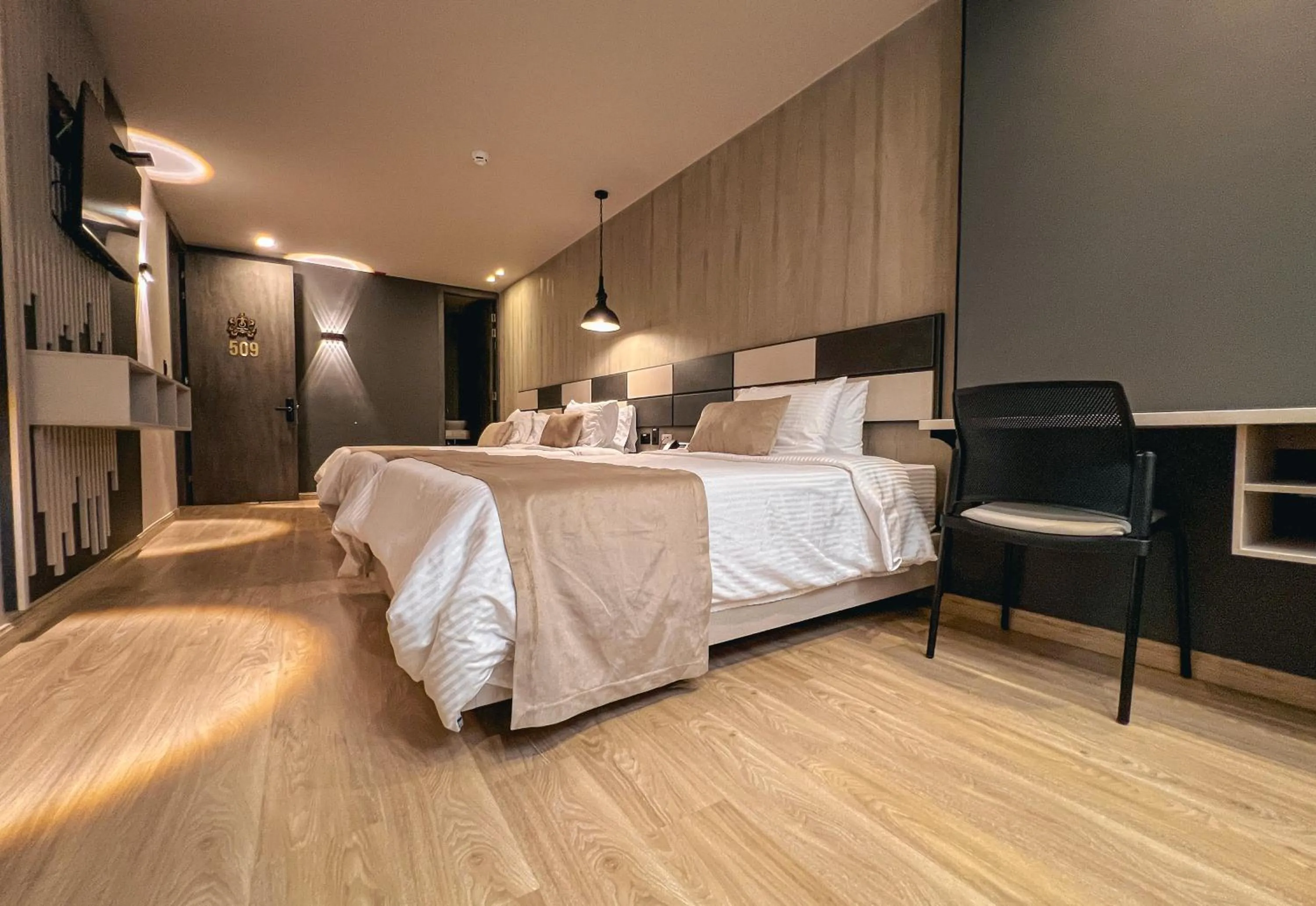 Bed in Balmoral Plaza Hotel