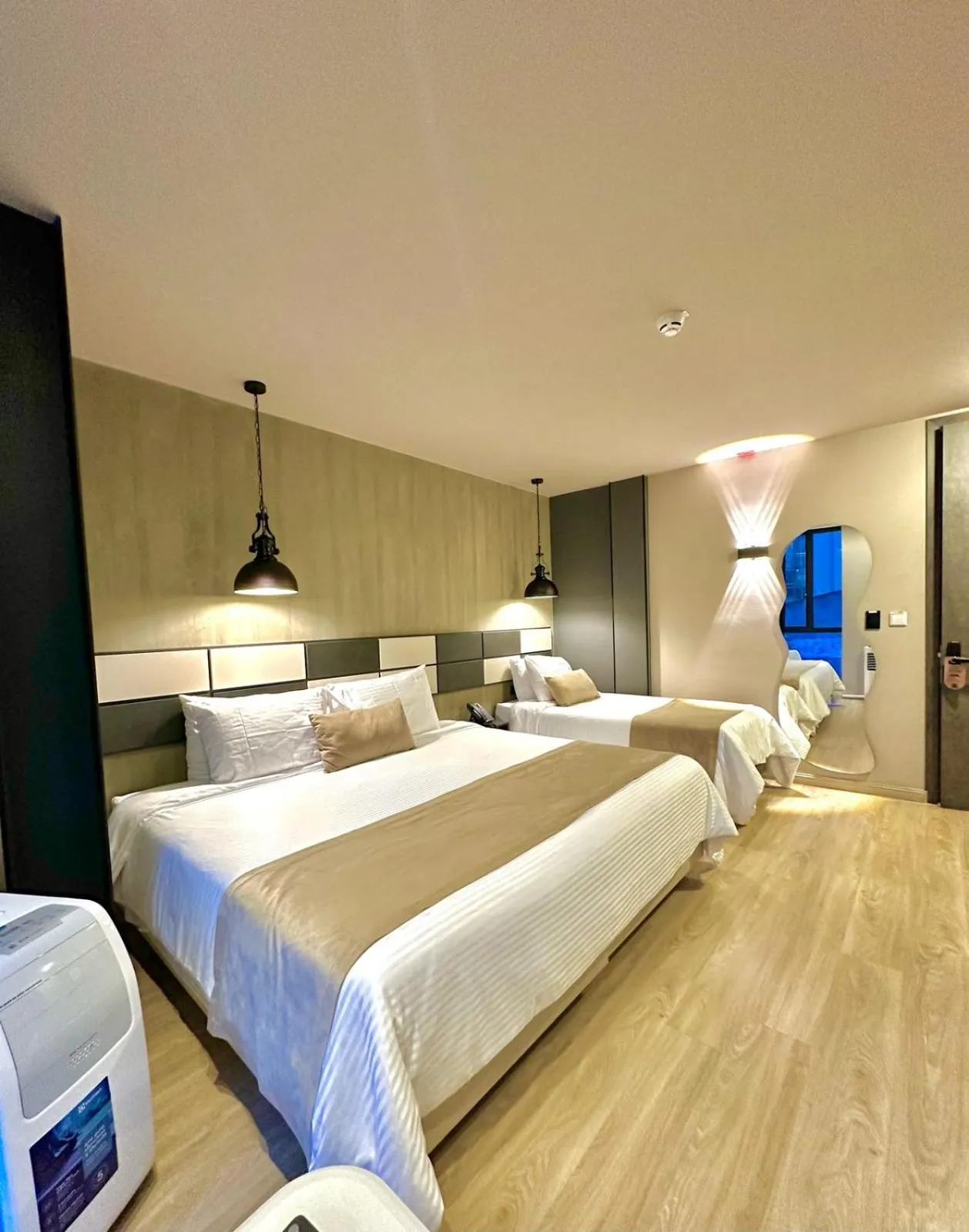 Bed in Balmoral Plaza Hotel