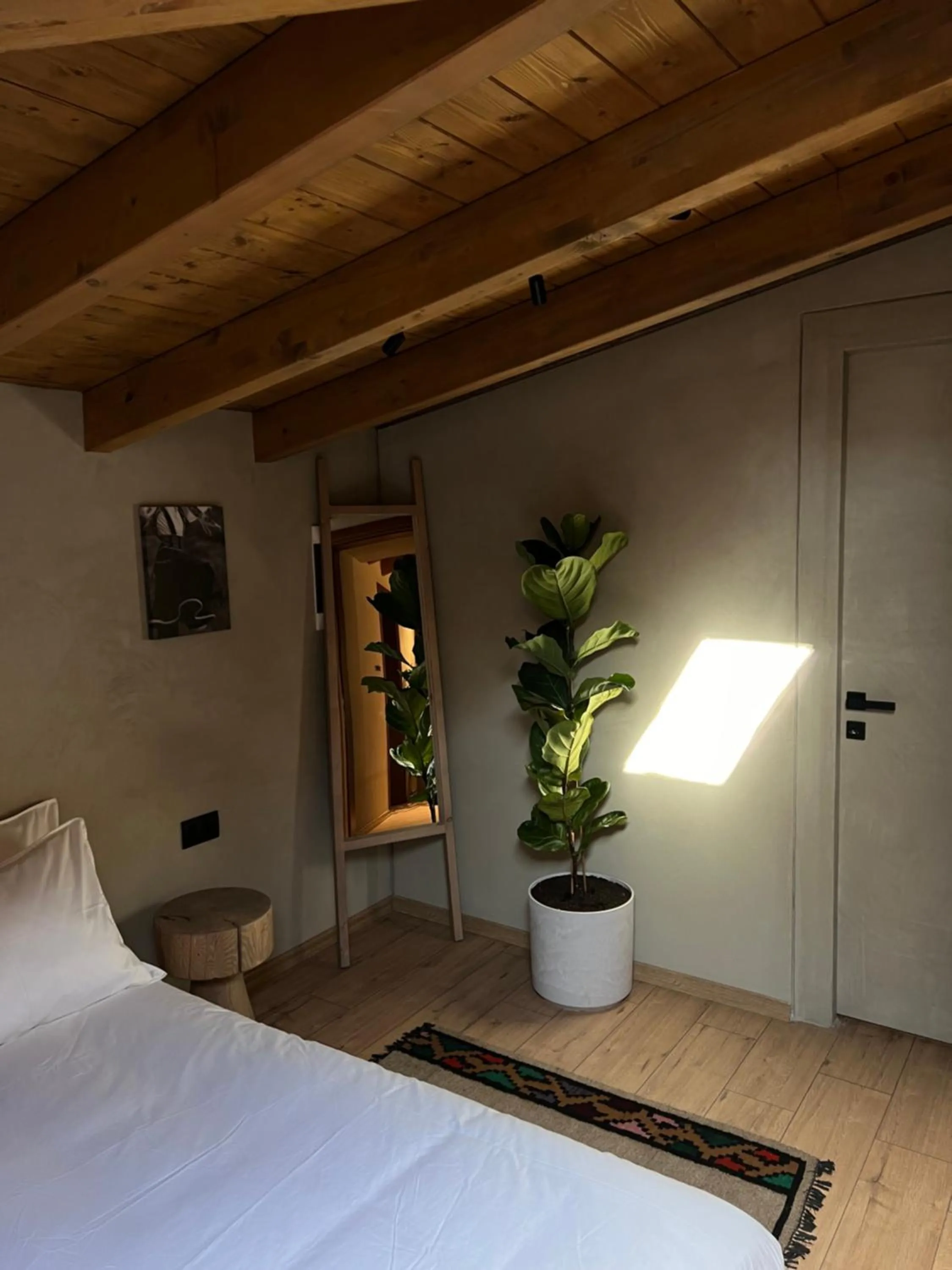 Bed in Faces & Places Boutique Hotel