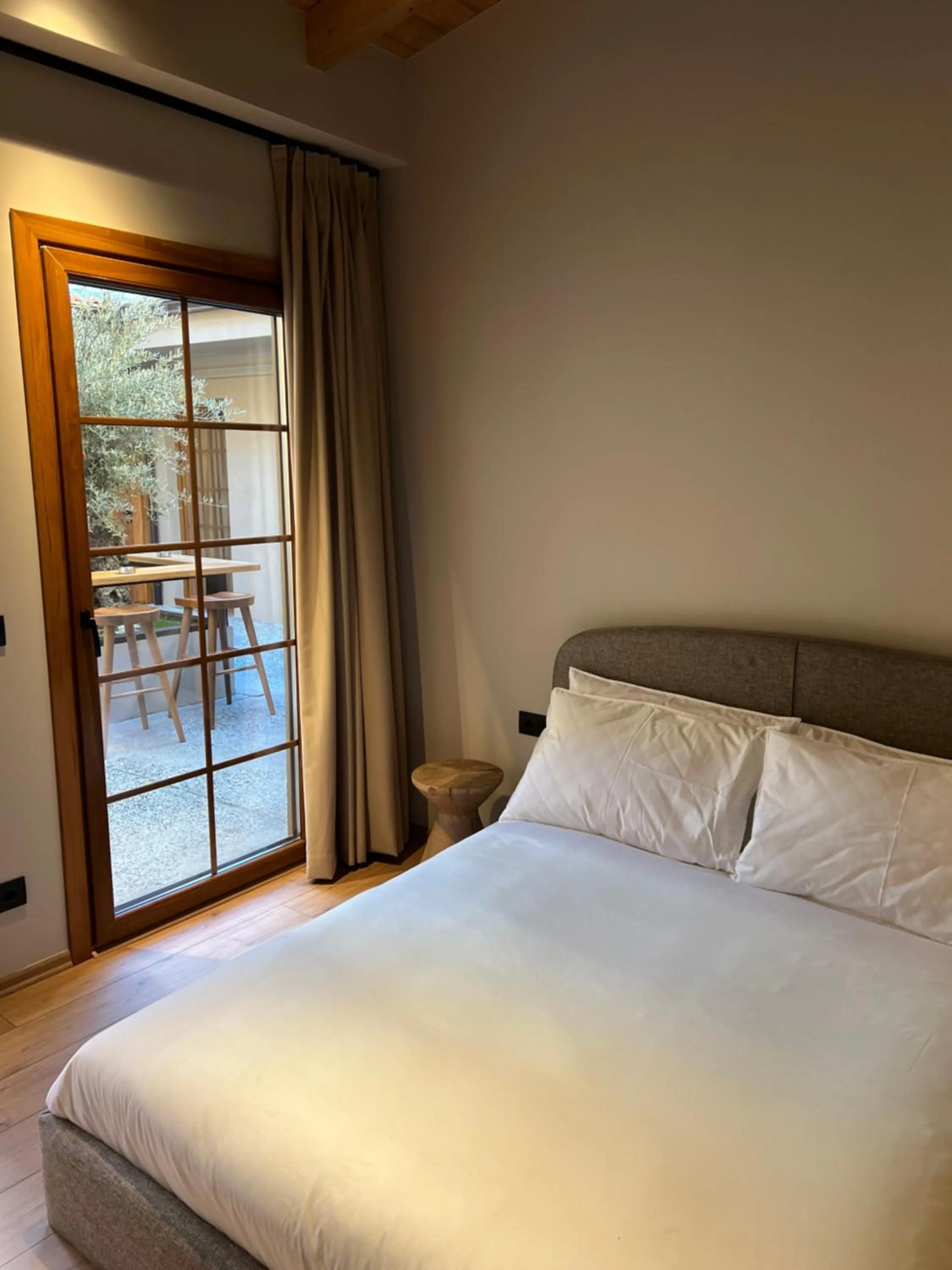 Bed in Faces & Places Boutique Hotel