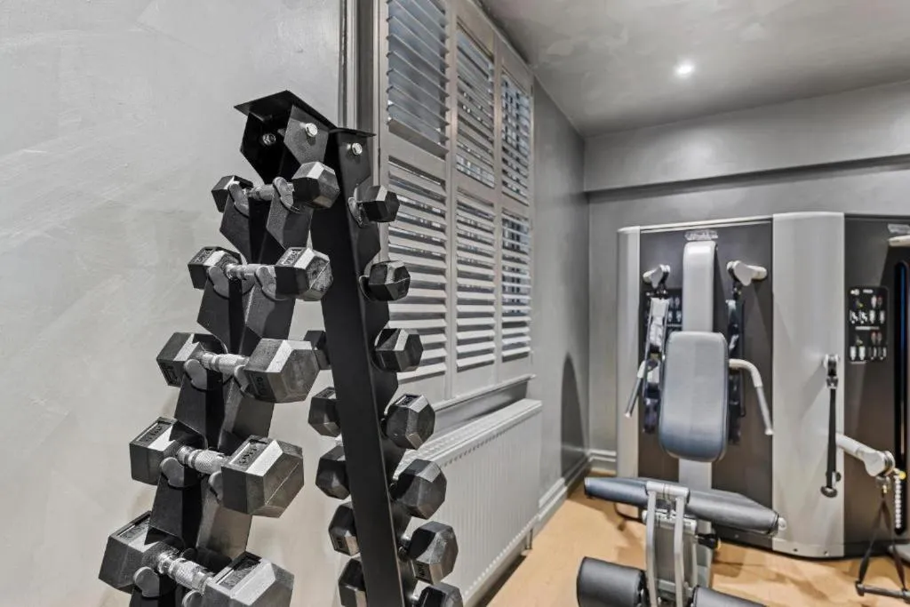 Fitness centre/facilities in Vancouver Hotel and Studios