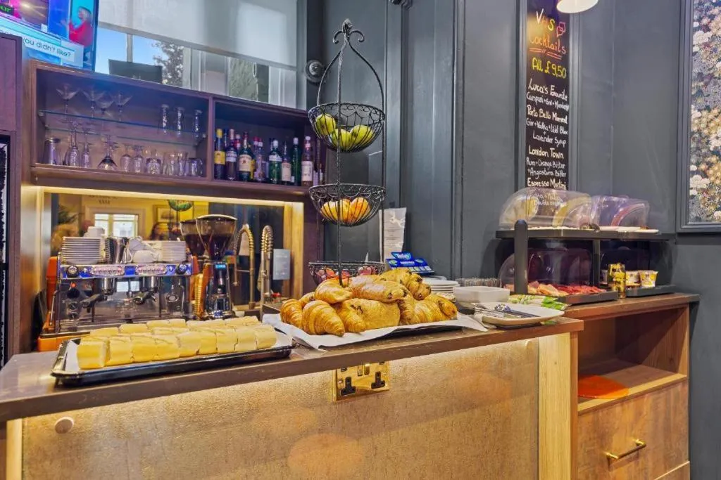 Breakfast in Vancouver Hotel and Studios