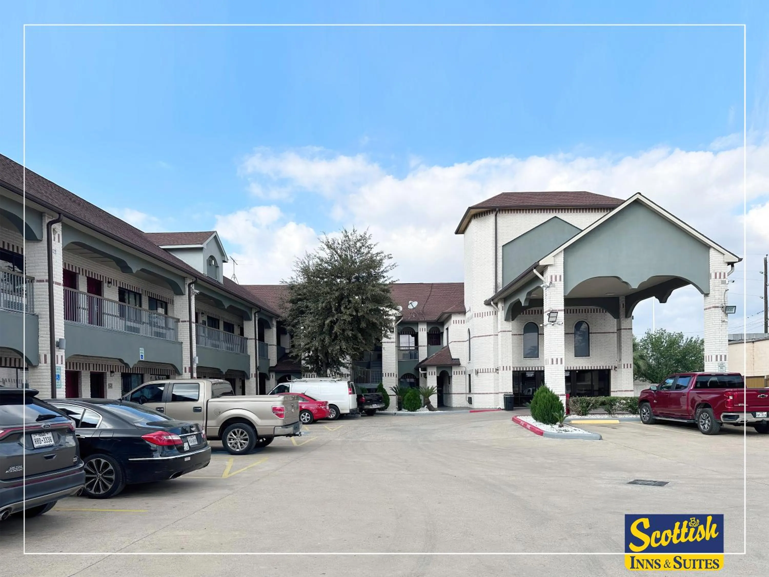 Property building in Scottish Inn & Suites Sam Houston Parkway
