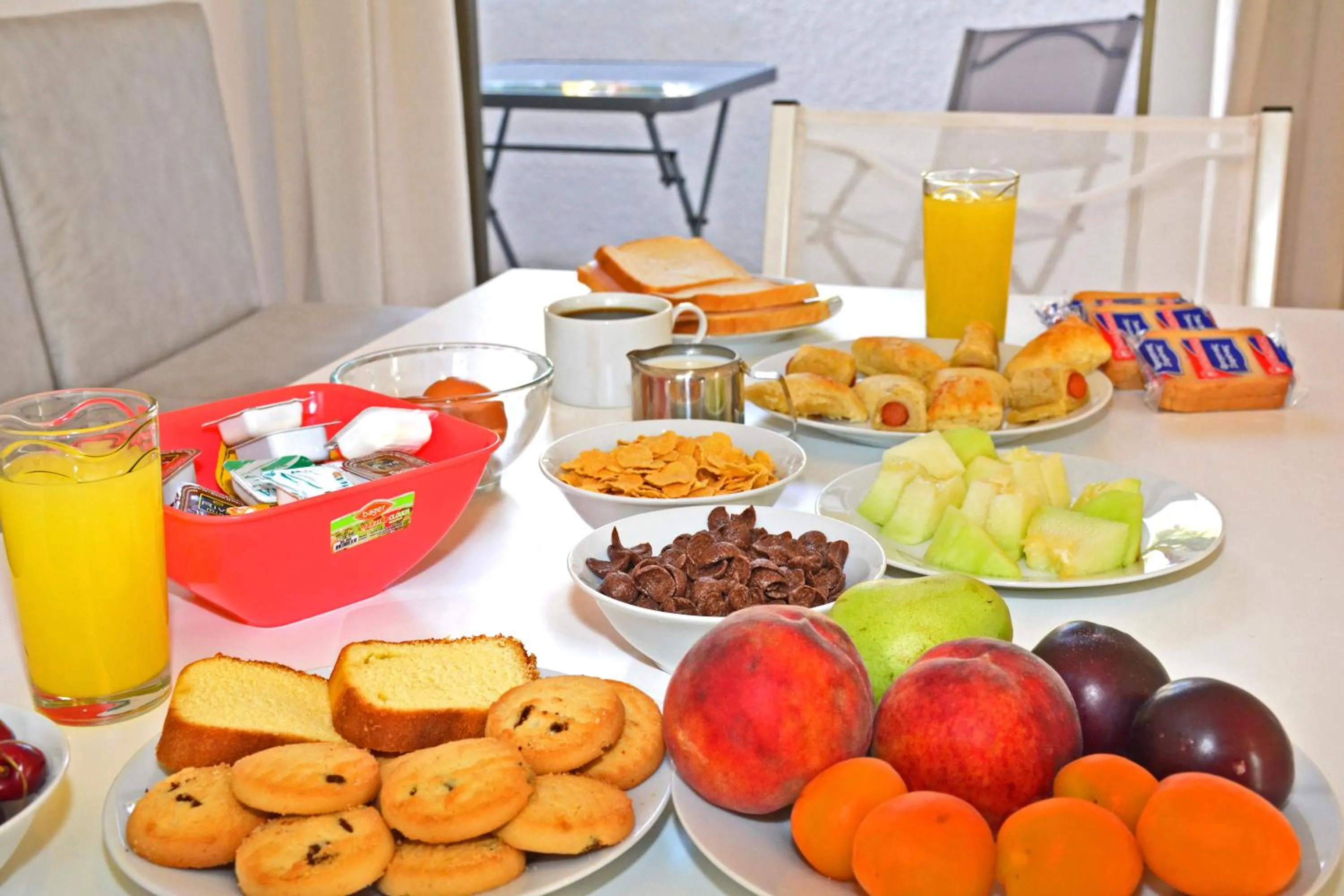 Breakfast in Golden Star Praxitelous