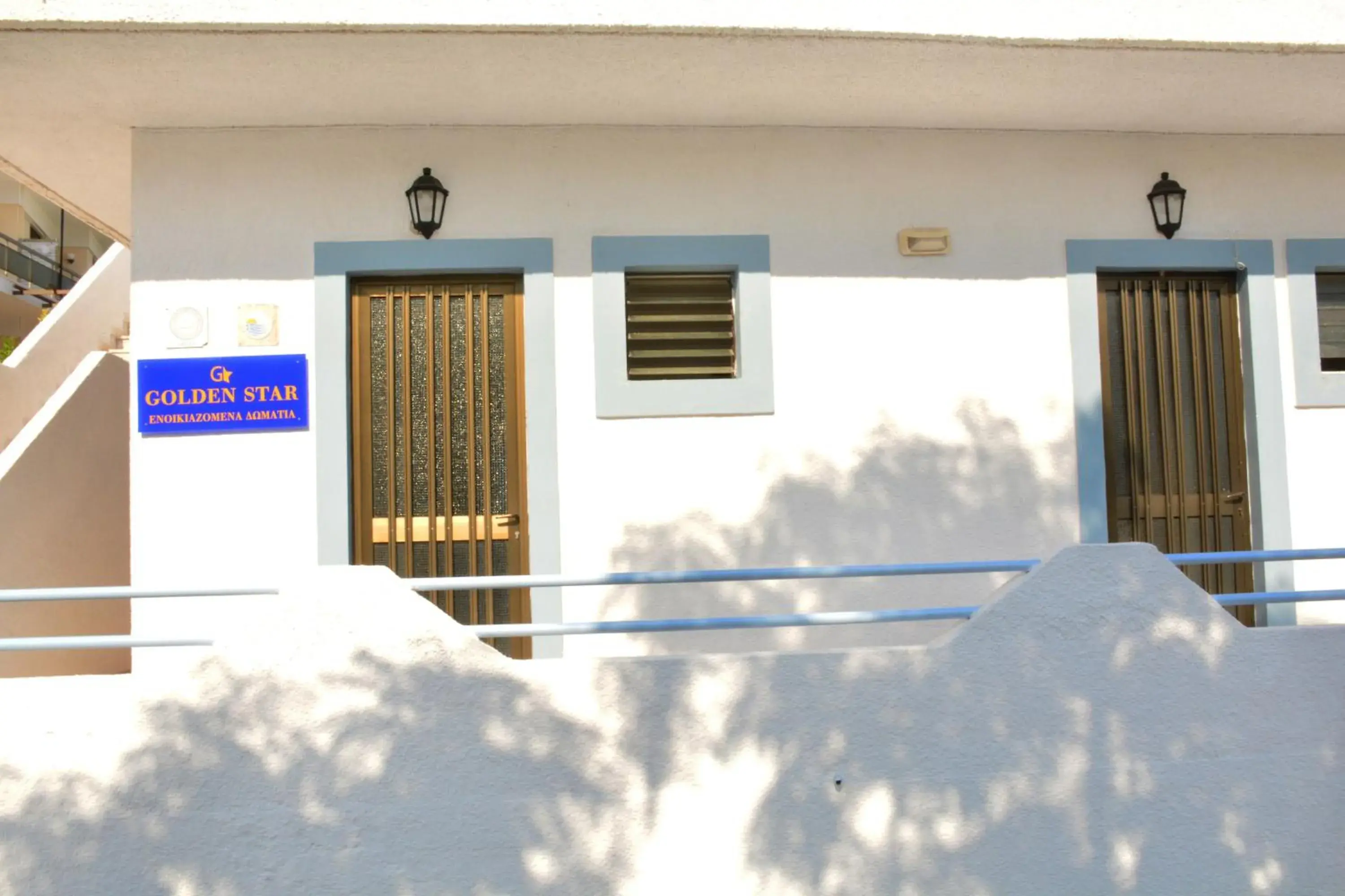 Facade/entrance in Golden Star Praxitelous Facade/entrance in Golden Star Praxitelous