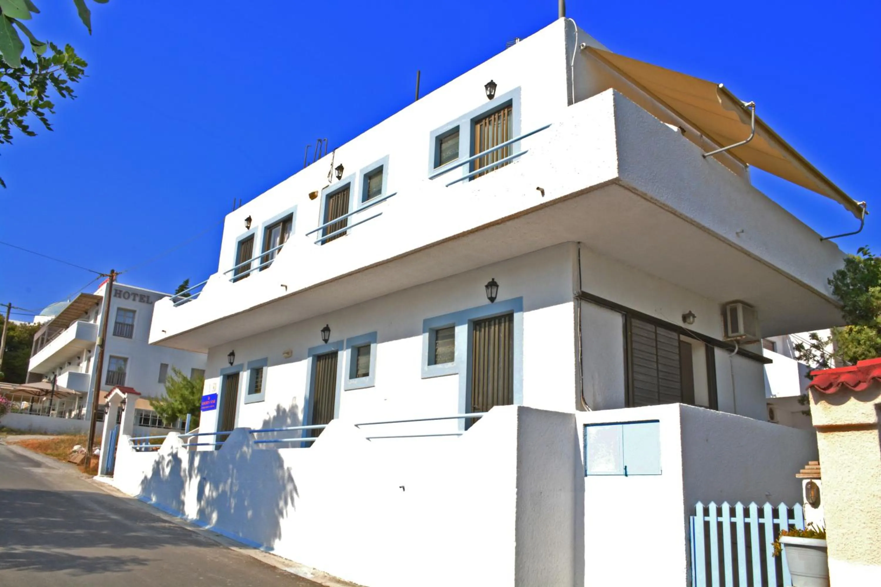 Property building in Golden Star Praxitelous