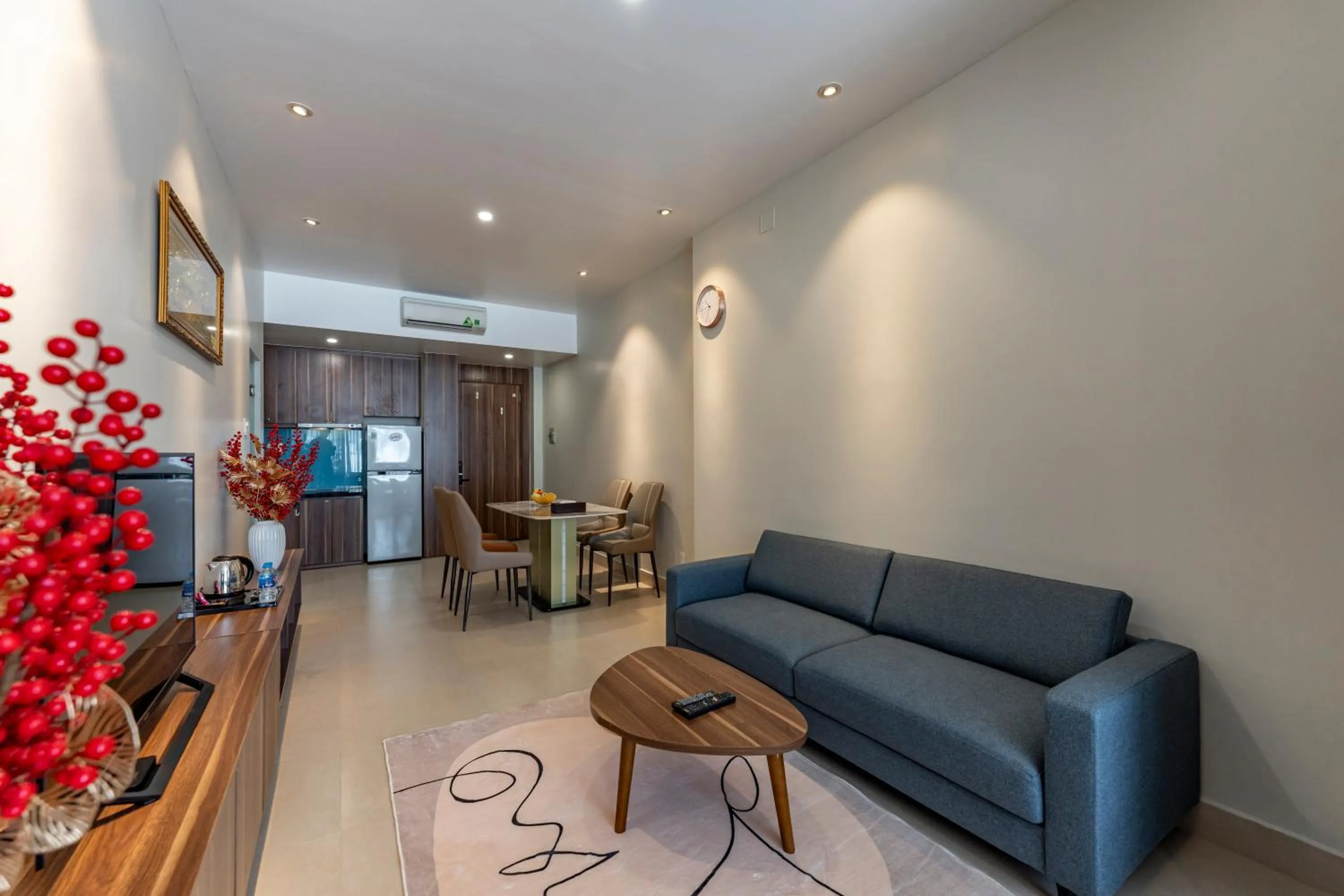 TV and multimedia in Thanh Long Hotel - Apartment