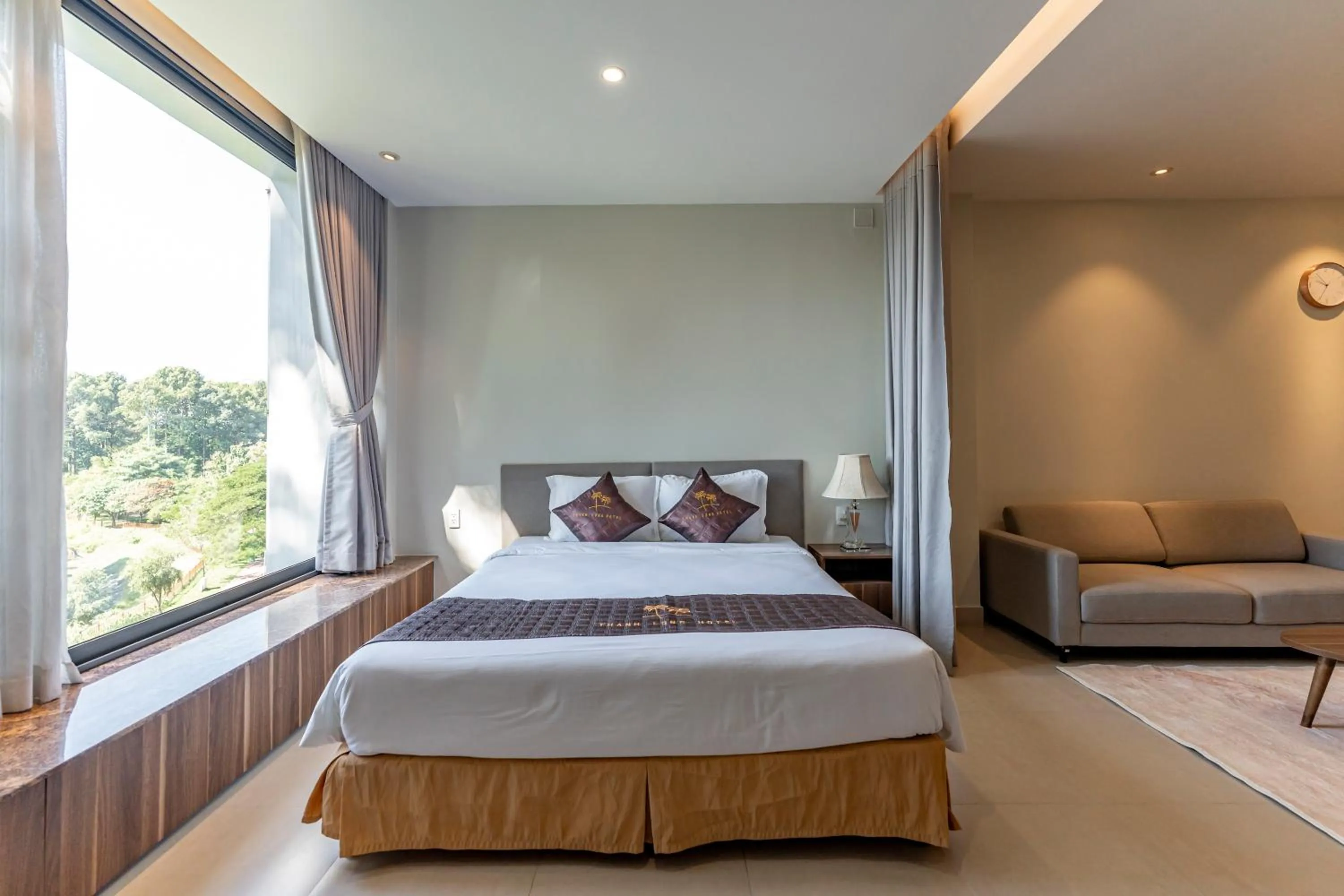 Bed in Thanh Long Hotel - Apartment