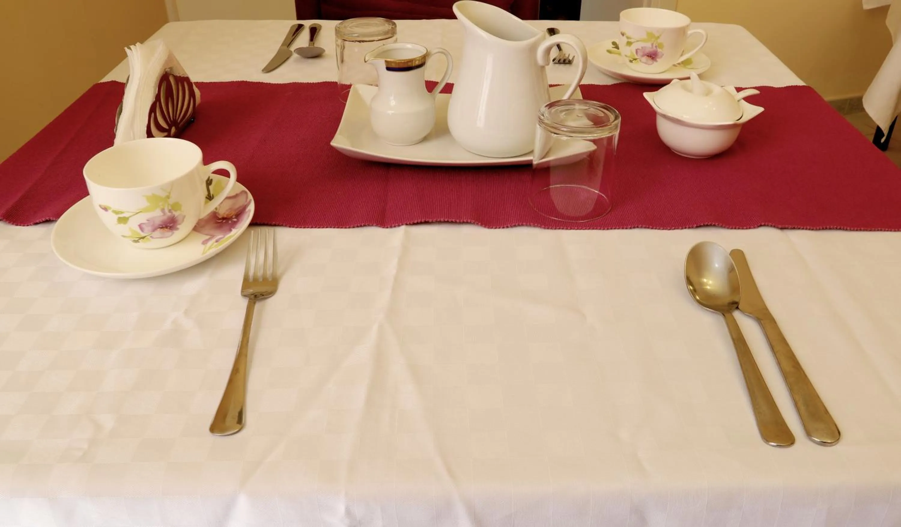 Breakfast in Night & Day