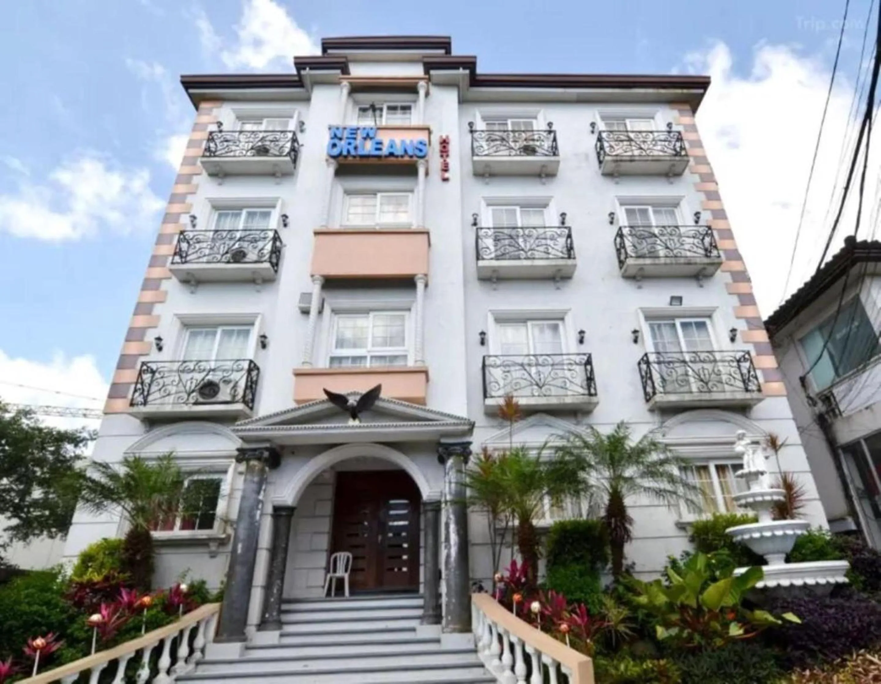 Property building in New Orleans Tagaytay