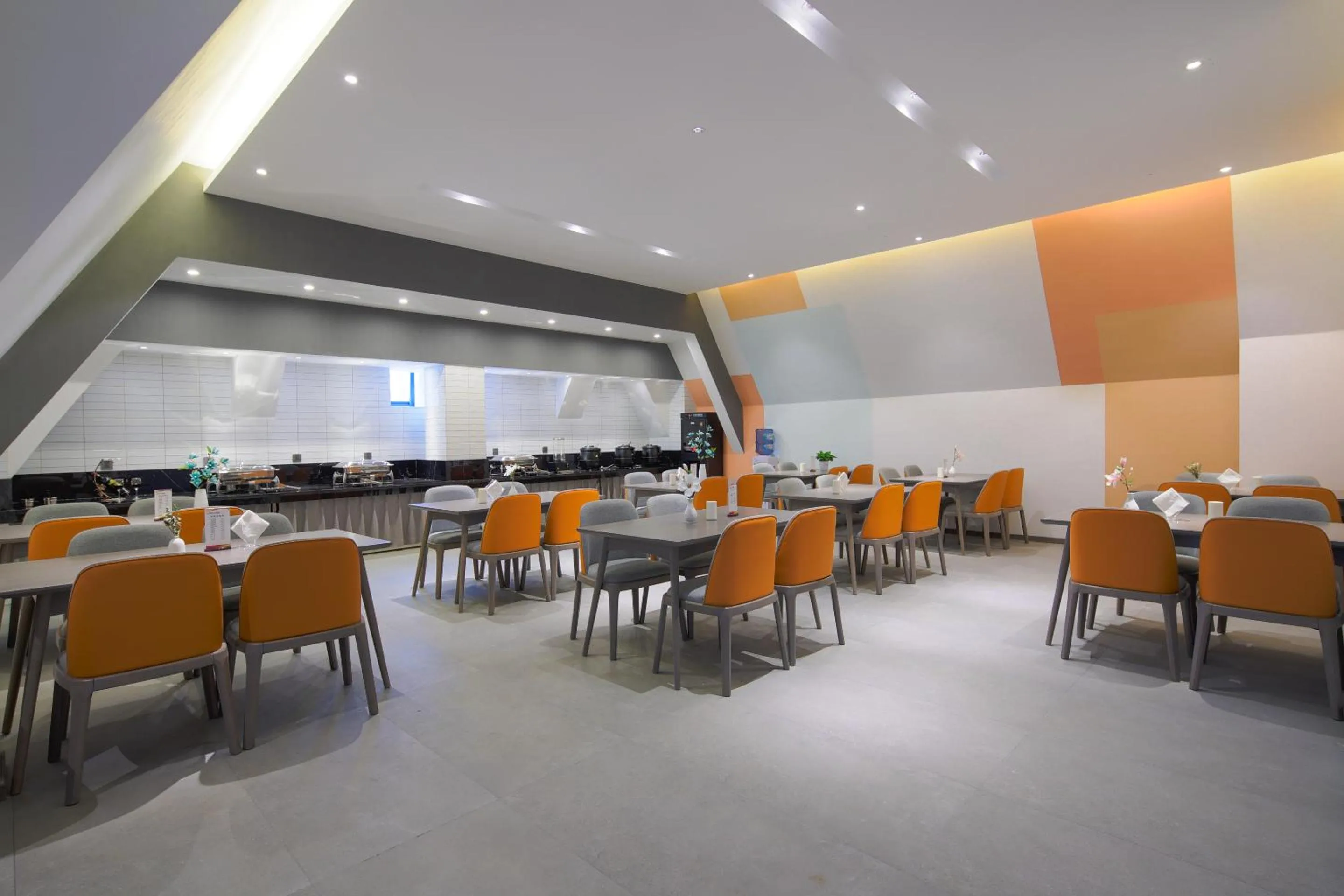 Restaurant/places to eat in Luzhou Baian Smart Hotel